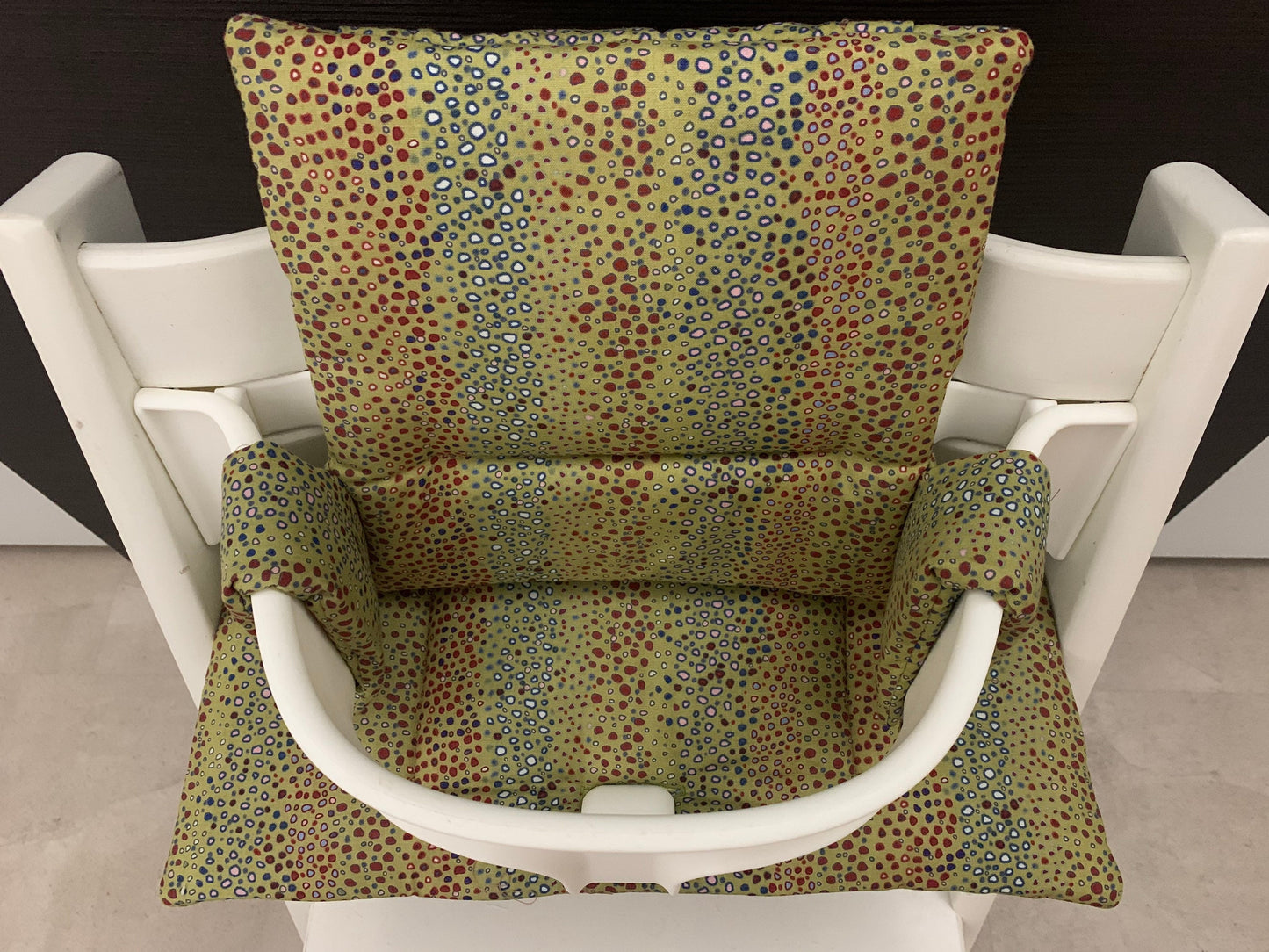 Tripp Trapp Sitzkissen Kissenset für Stokke Hochstuhl - bunte Punkte