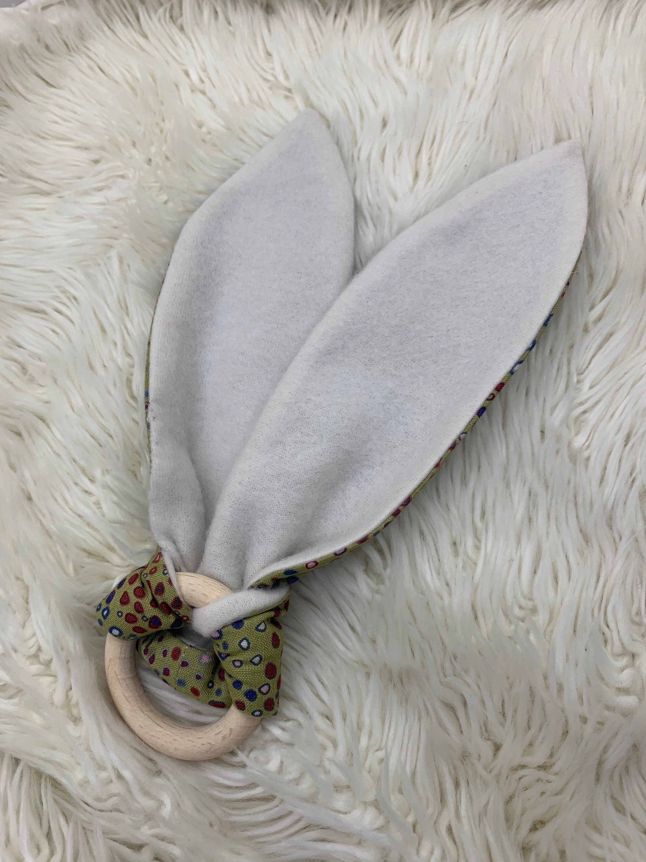 Beißring Hasenohren Greifling Zahnungsspielzeug Holzring Abstrakte Punkte Khaki