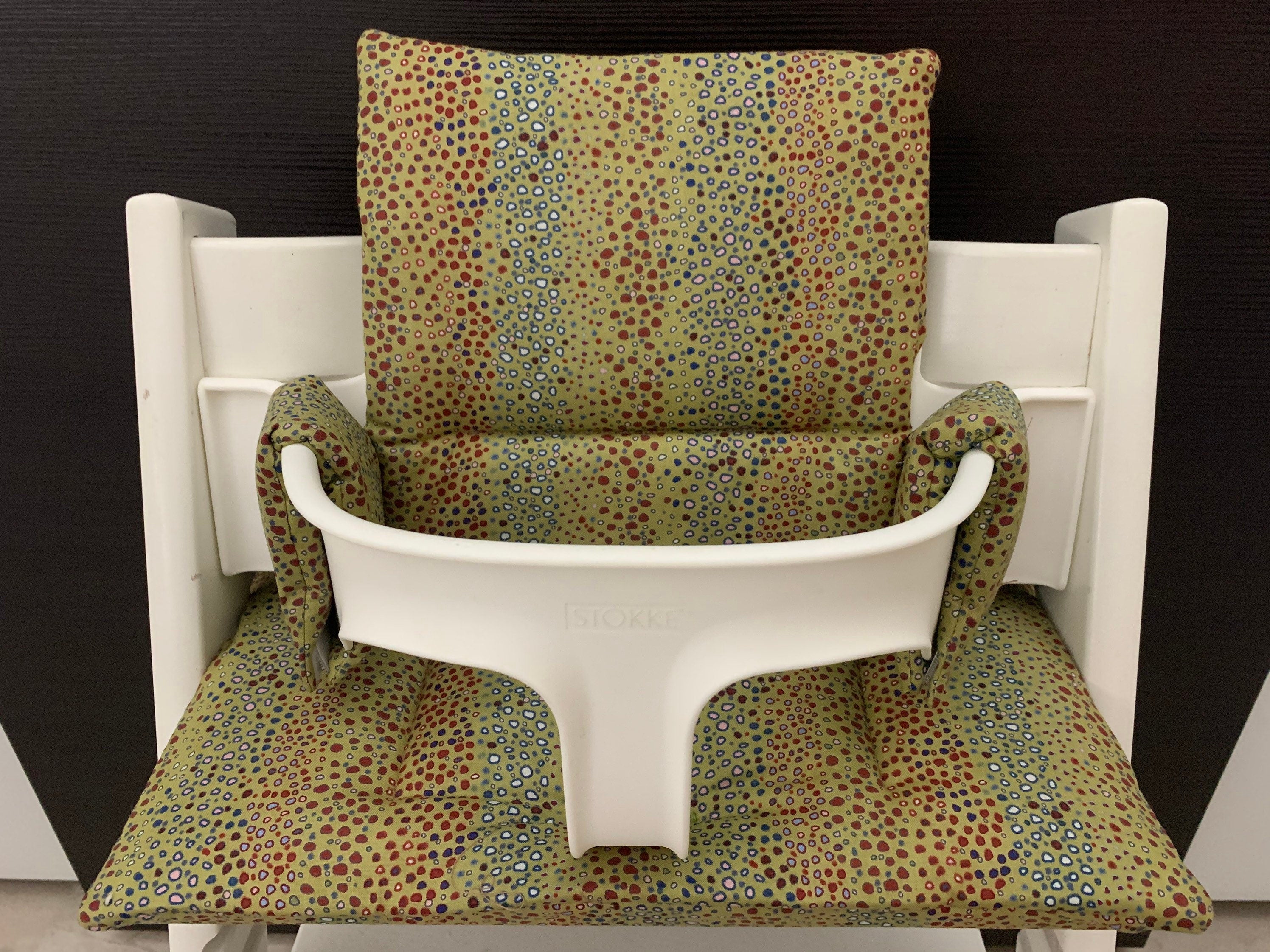 Tripp Trapp Sitzkissen Kissenset für Stokke Hochstuhl - bunte Punkte