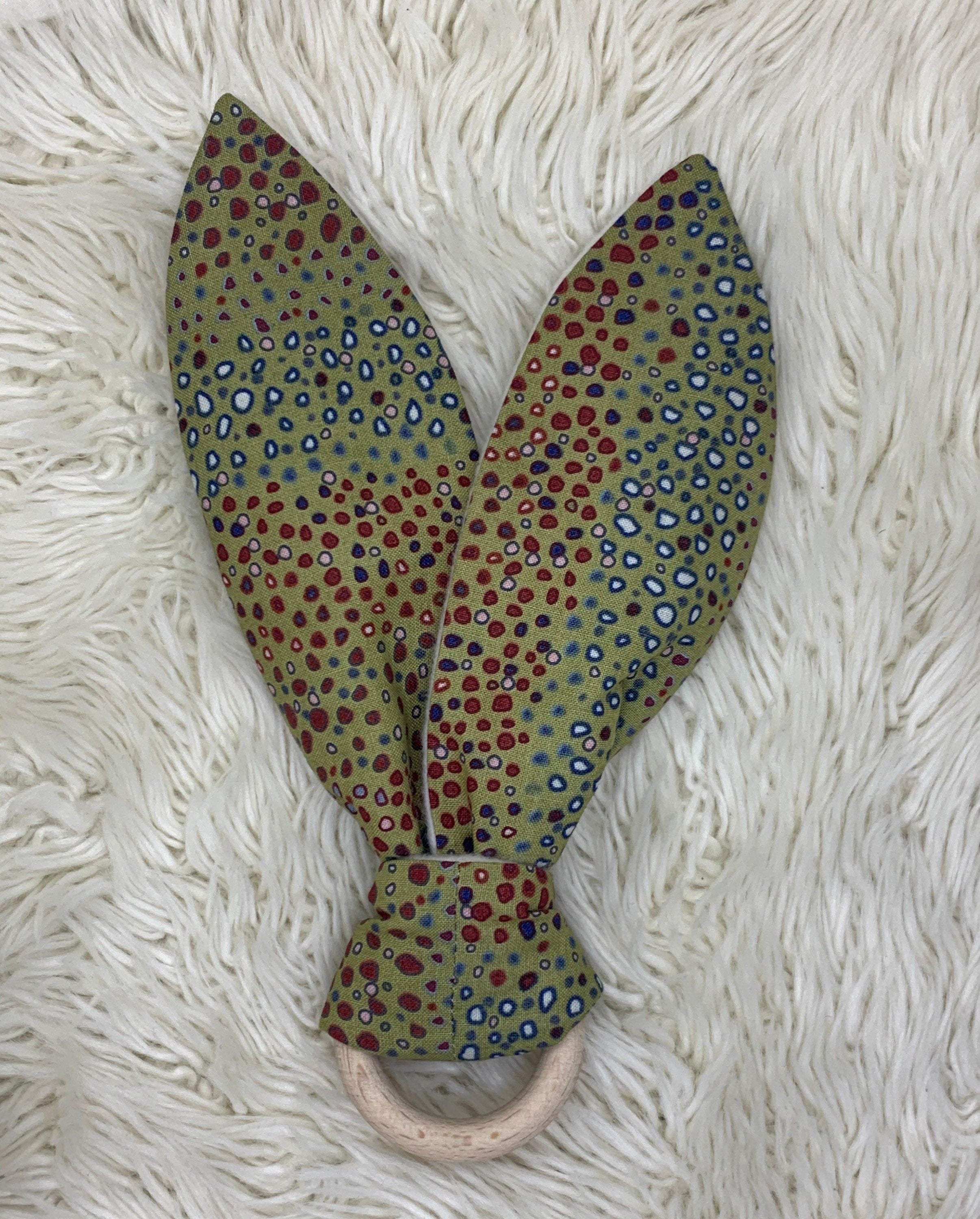 Beißring Hasenohren Greifling Zahnungsspielzeug Holzring Abstrakte Punkte Khaki