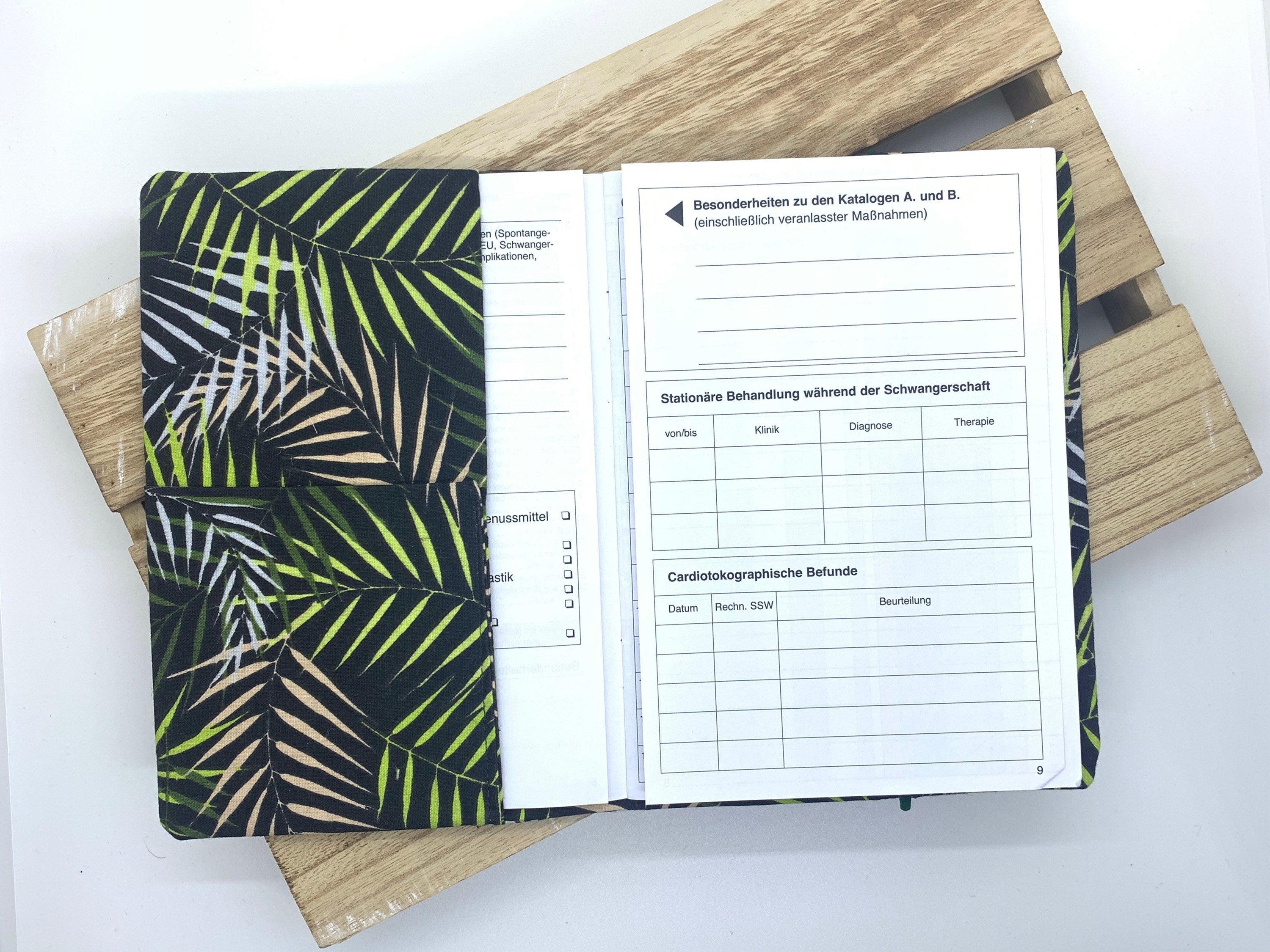 Mutterpasshülle, Schutzhülle Mutterpass, Mutterpass Hülle - Blätter dunkel