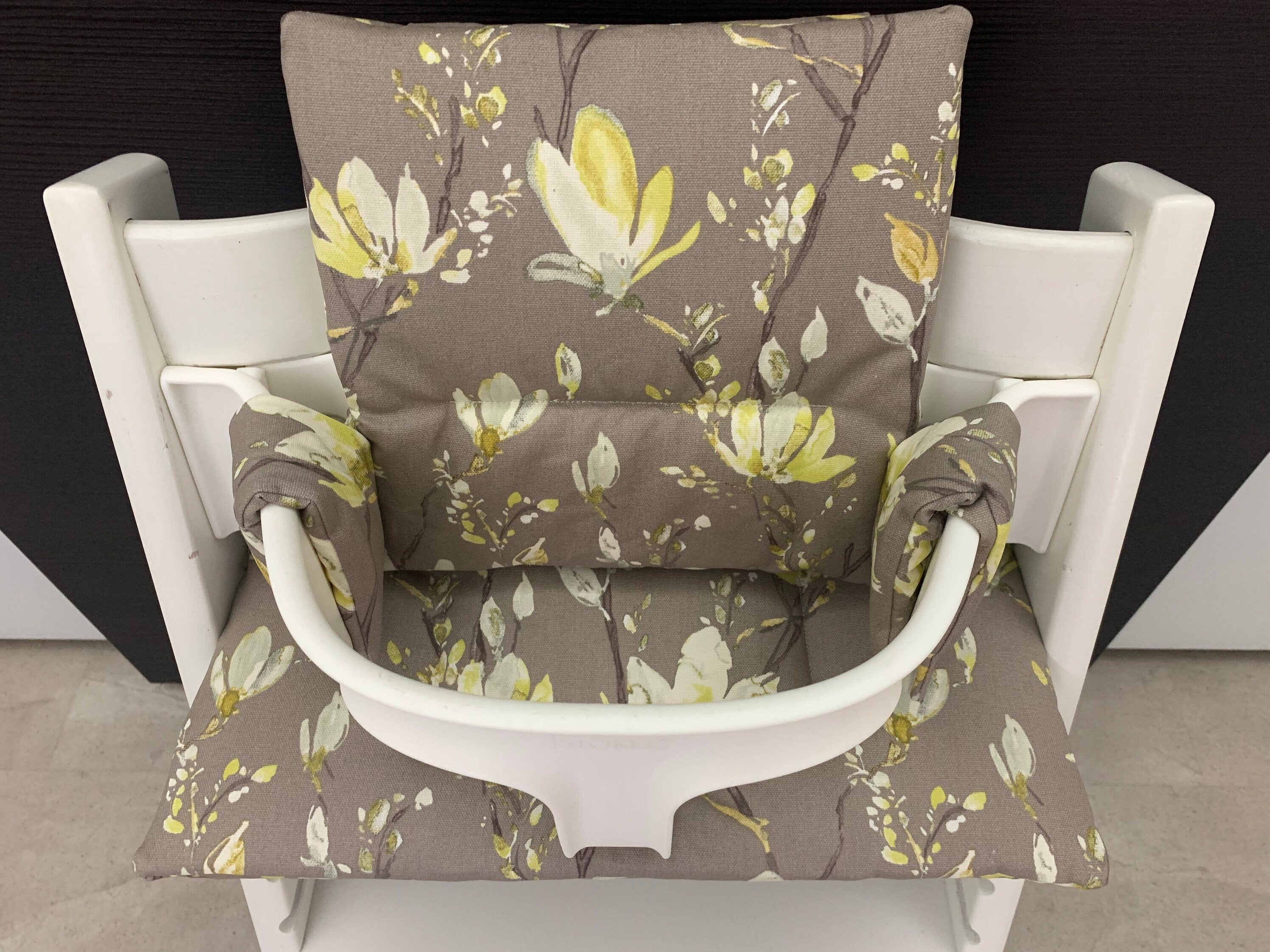 Abwaschbares Tripp Trapp Kissenset für Stokke Hochstuhl - Blüten Braun