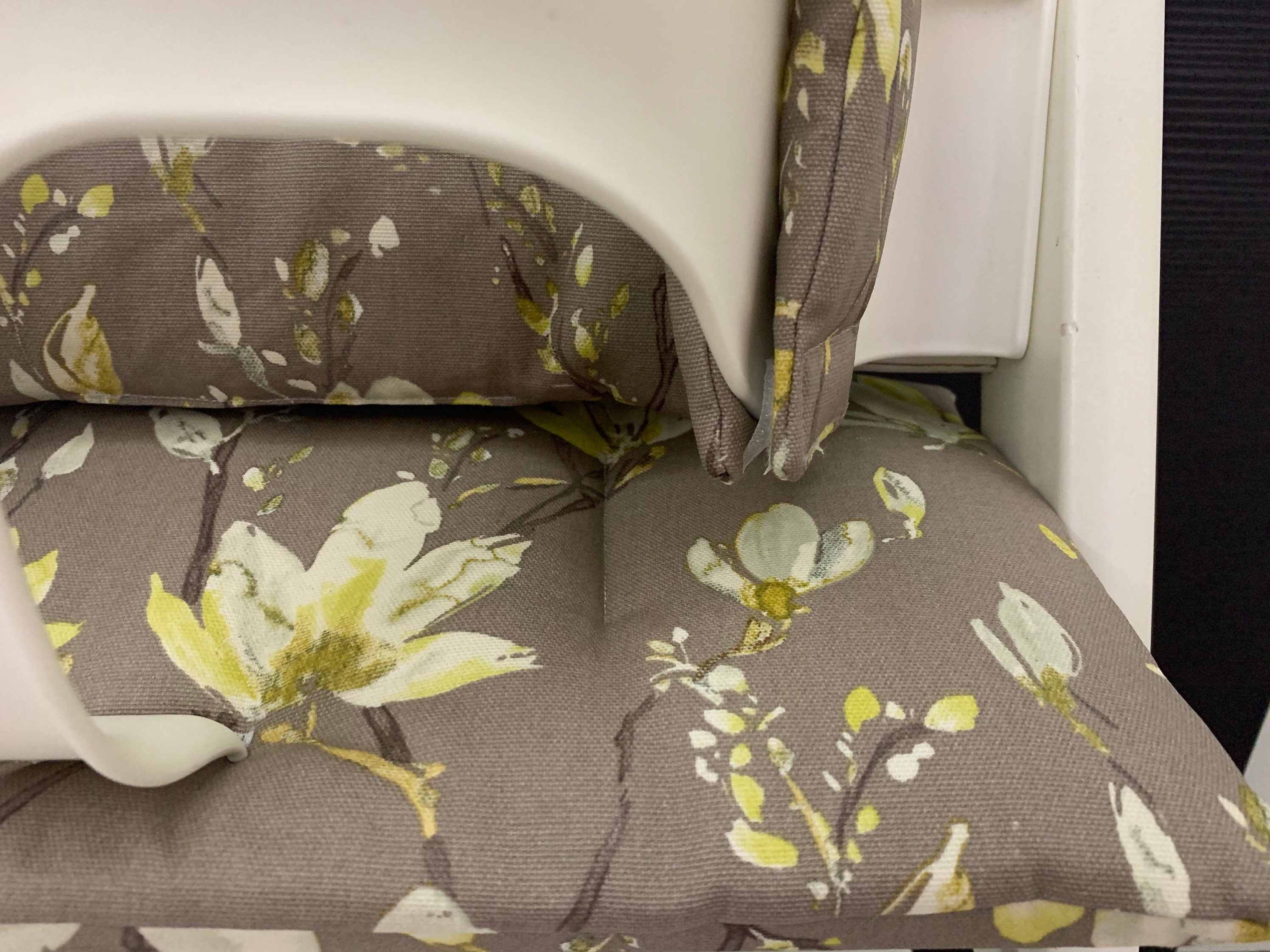 Abwaschbares Tripp Trapp Kissenset für Stokke Hochstuhl - Blüten Braun