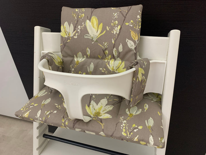 Abwaschbares Tripp Trapp Kissenset für Stokke Hochstuhl - Blüten Braun