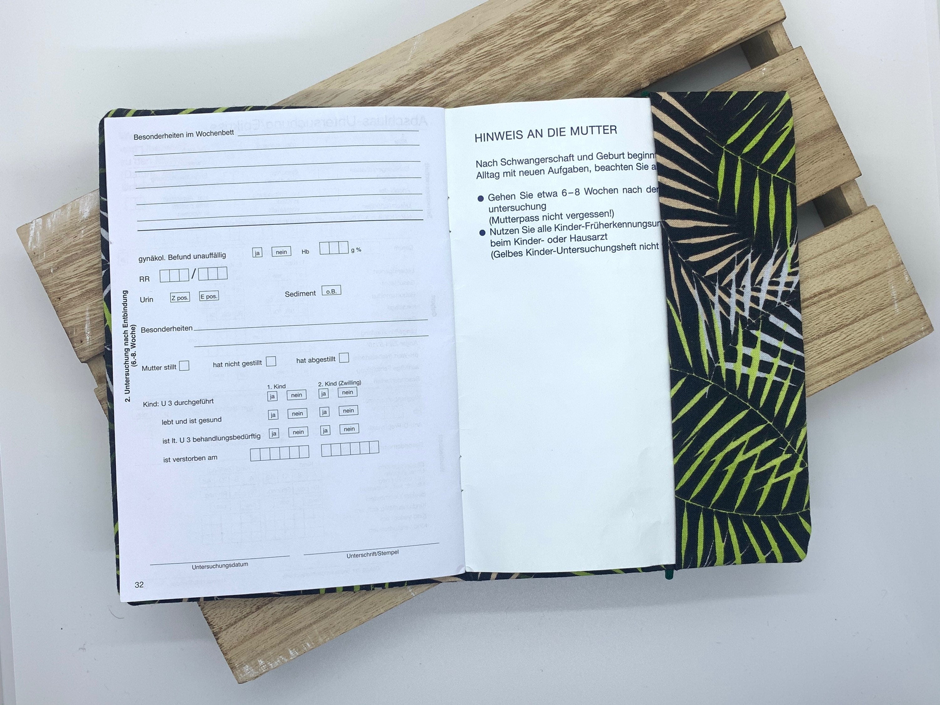 Mutterpasshülle, Schutzhülle Mutterpass, Mutterpass Hülle - Blätter dunkel