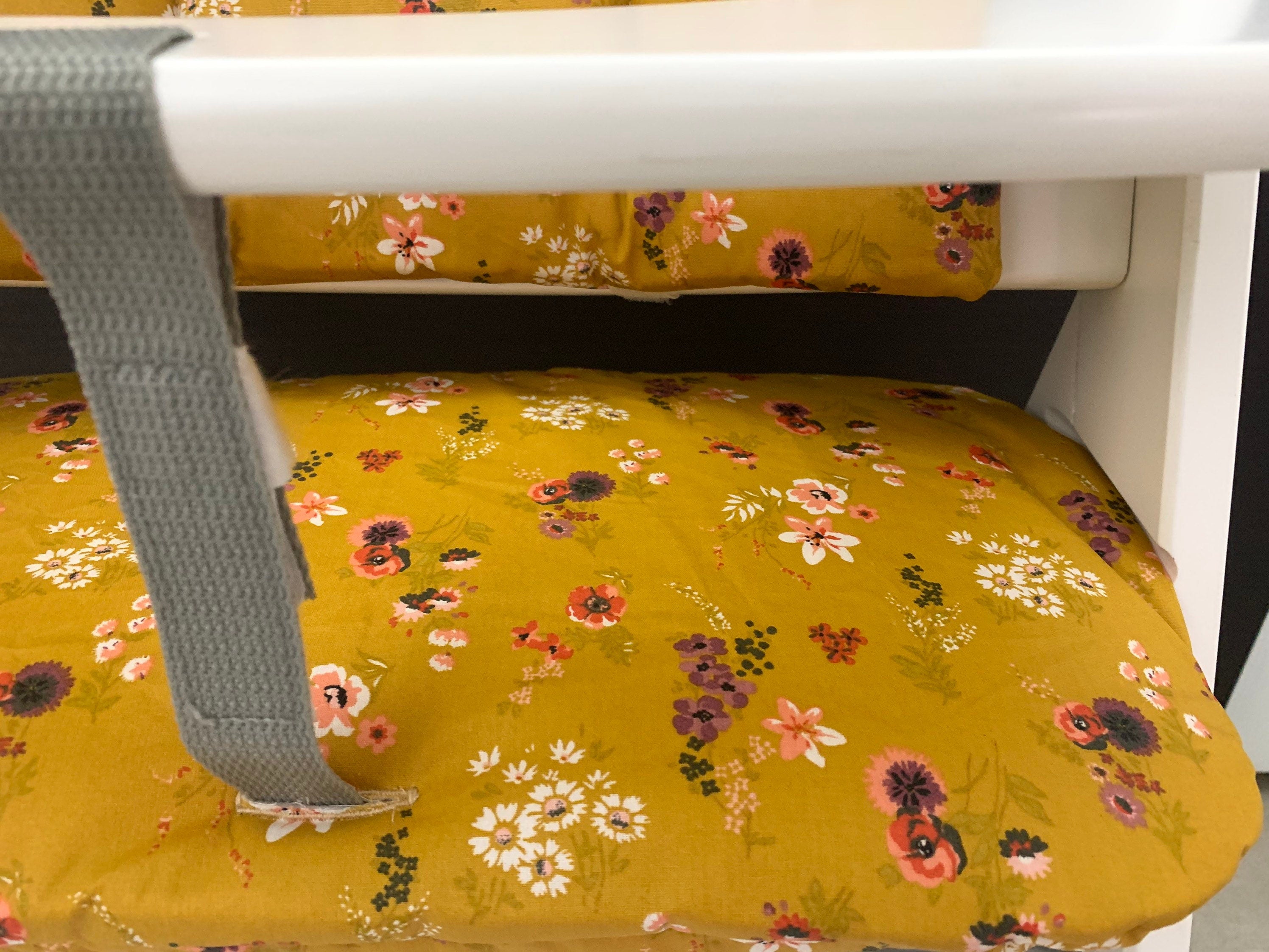 Abwaschbares Sitzkissen Kissenset für Hauck Alpha, Tray Hochstuhl - Blüten Senffarbend