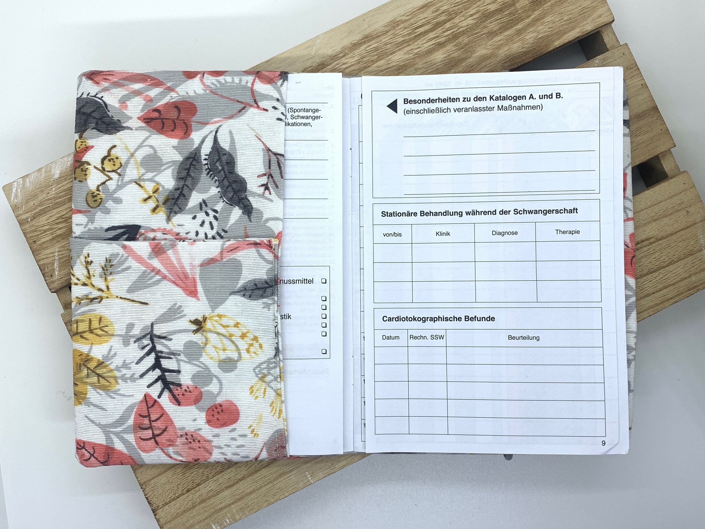 Mutterpasshülle, Schutzhülle Mutterpass, Mutterpass Hülle - Blumenmix grau