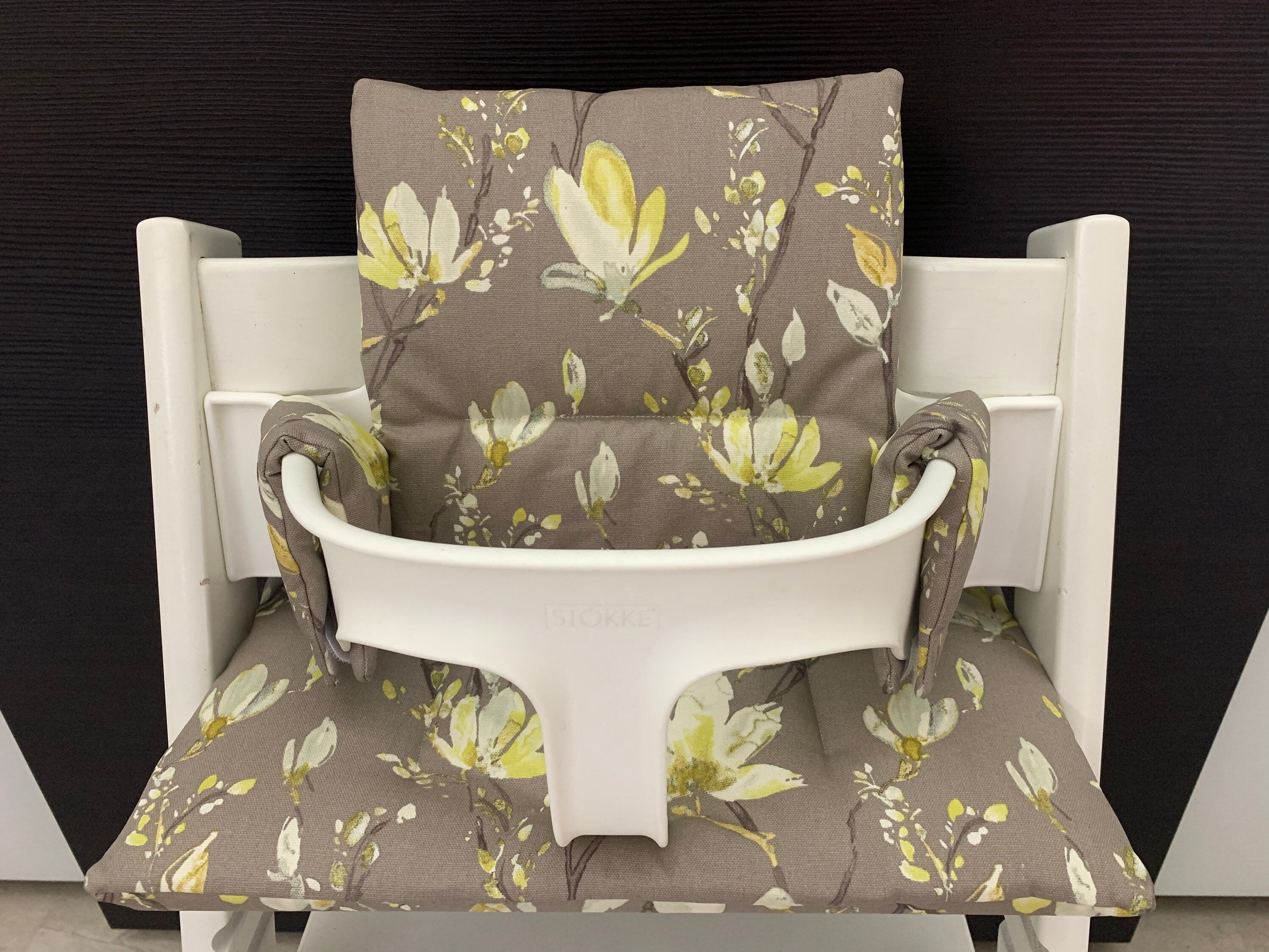 Abwaschbares Tripp Trapp Kissenset für Stokke Hochstuhl - Blüten Braun
