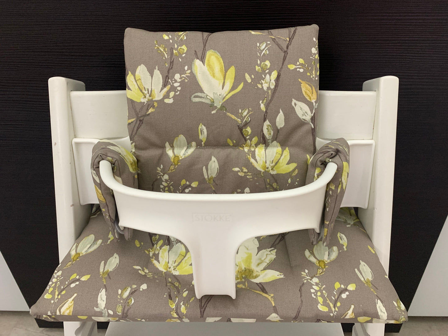 Abwaschbares Tripp Trapp Kissenset für Stokke Hochstuhl - Blüten Braun