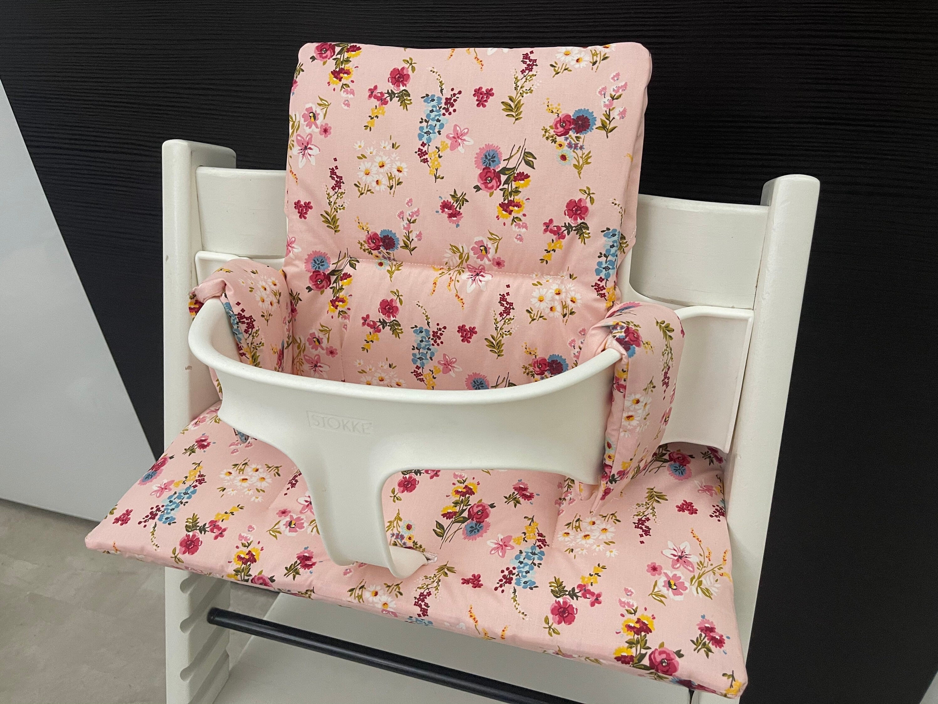 Abwaschbares Tripp Trapp Kissenset für Stokke Hochstuhl - Blüten rosa