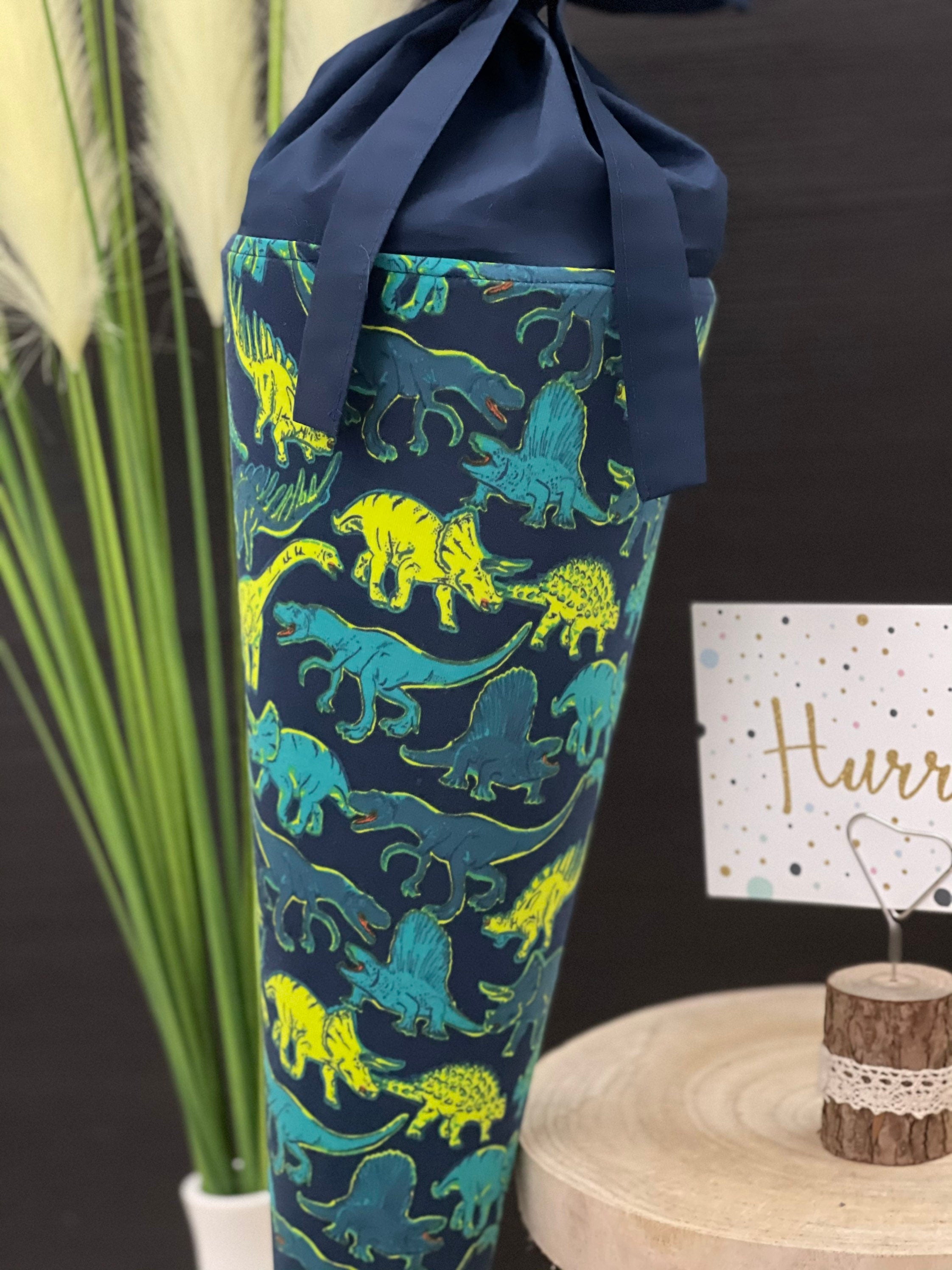 Schultüte Zuckertüte Einschulung Groß 70cm Handmade / Dinosaurier mit senkrechter Personalisierung