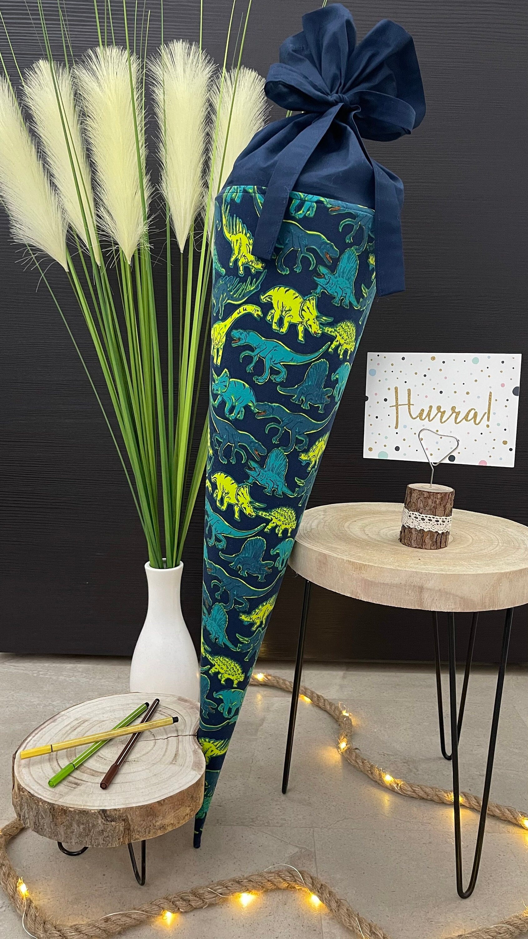 Schultüte Zuckertüte Einschulung Groß 70cm Handmade / Dinosaurier mit senkrechter Personalisierung