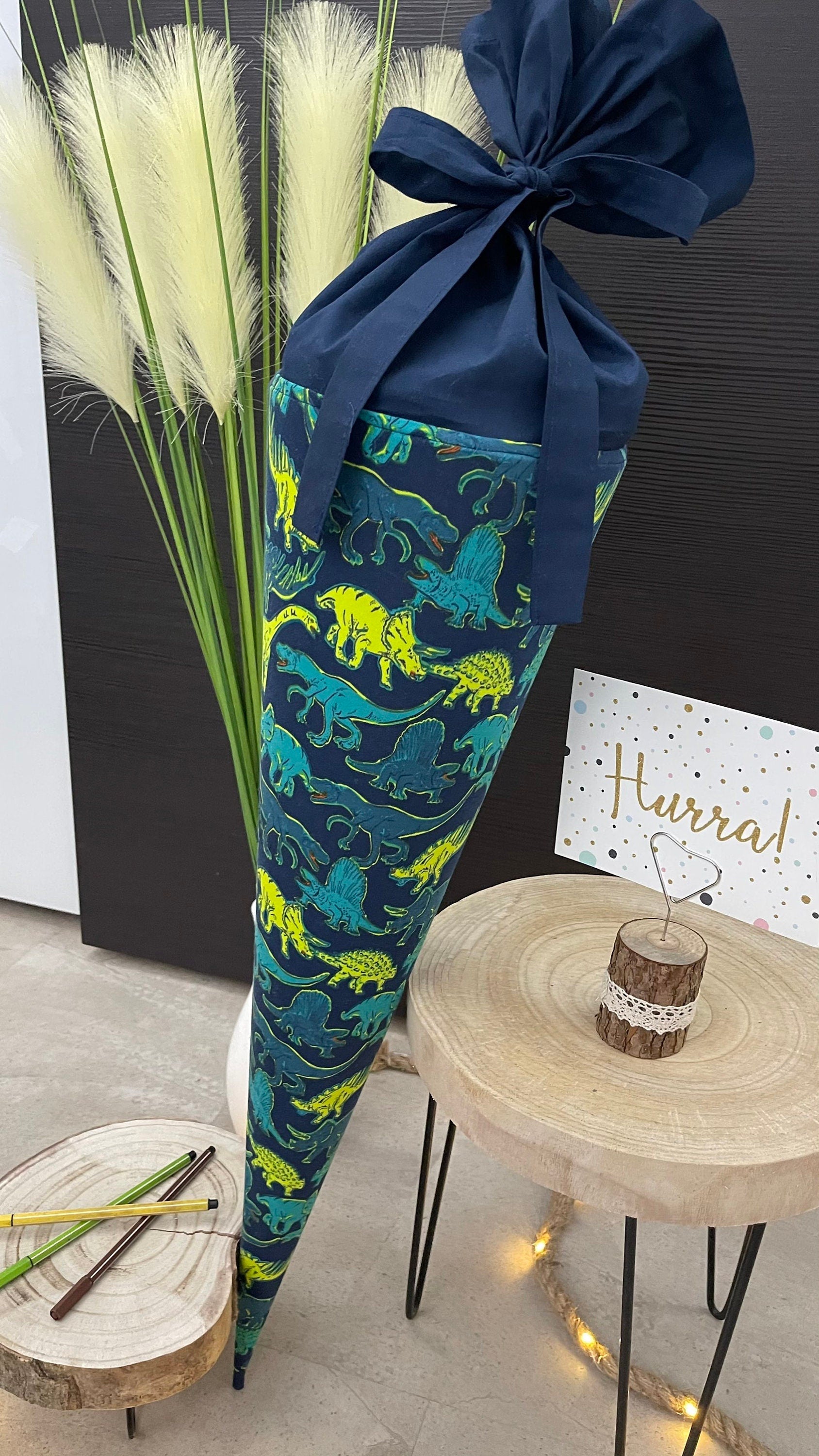 Schultüte Zuckertüte Einschulung Groß 70cm Handmade / Dinosaurier mit senkrechter Personalisierung