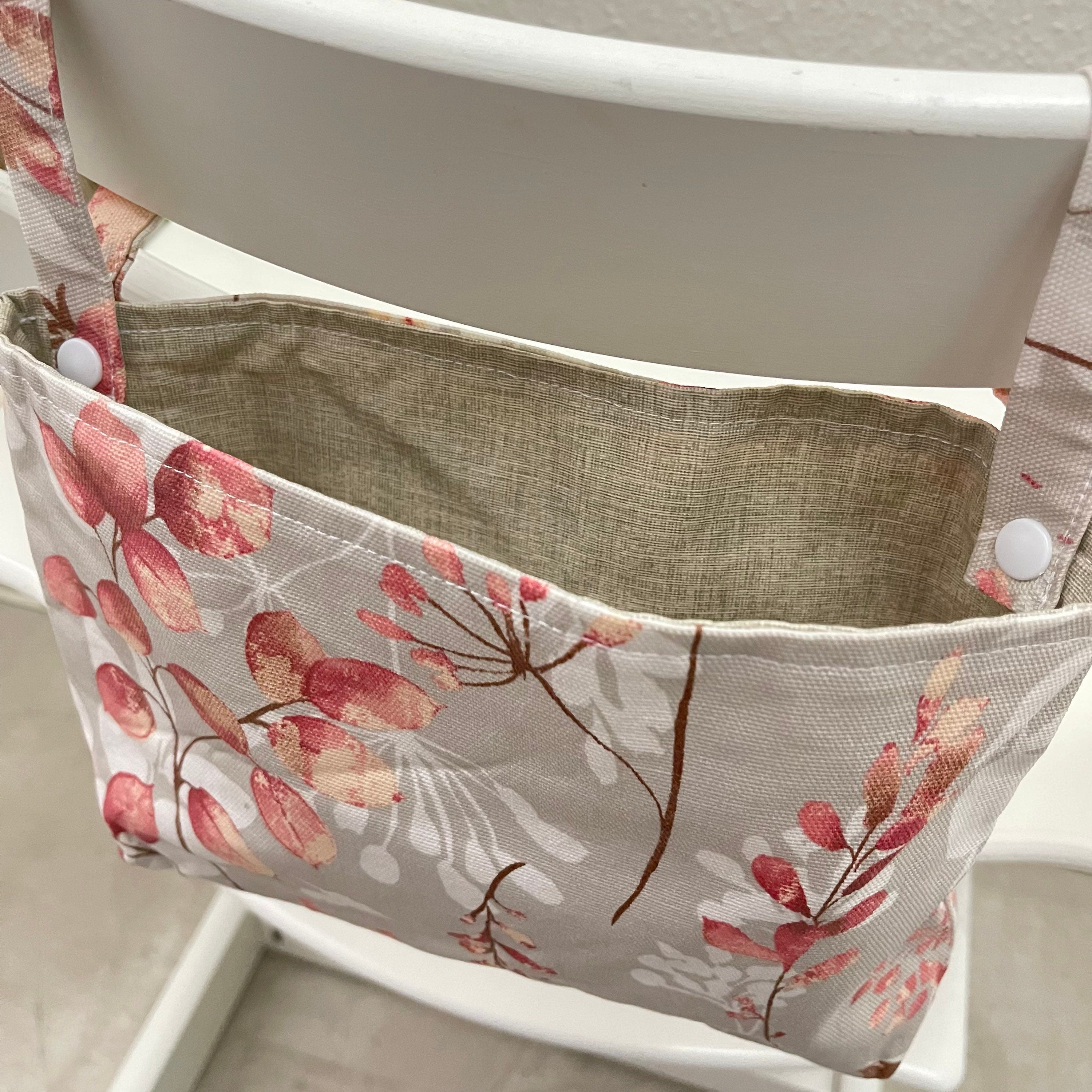Abwaschbares Utensilo für Hochstuhl, Hochstuhltasche - Blüten rötlich