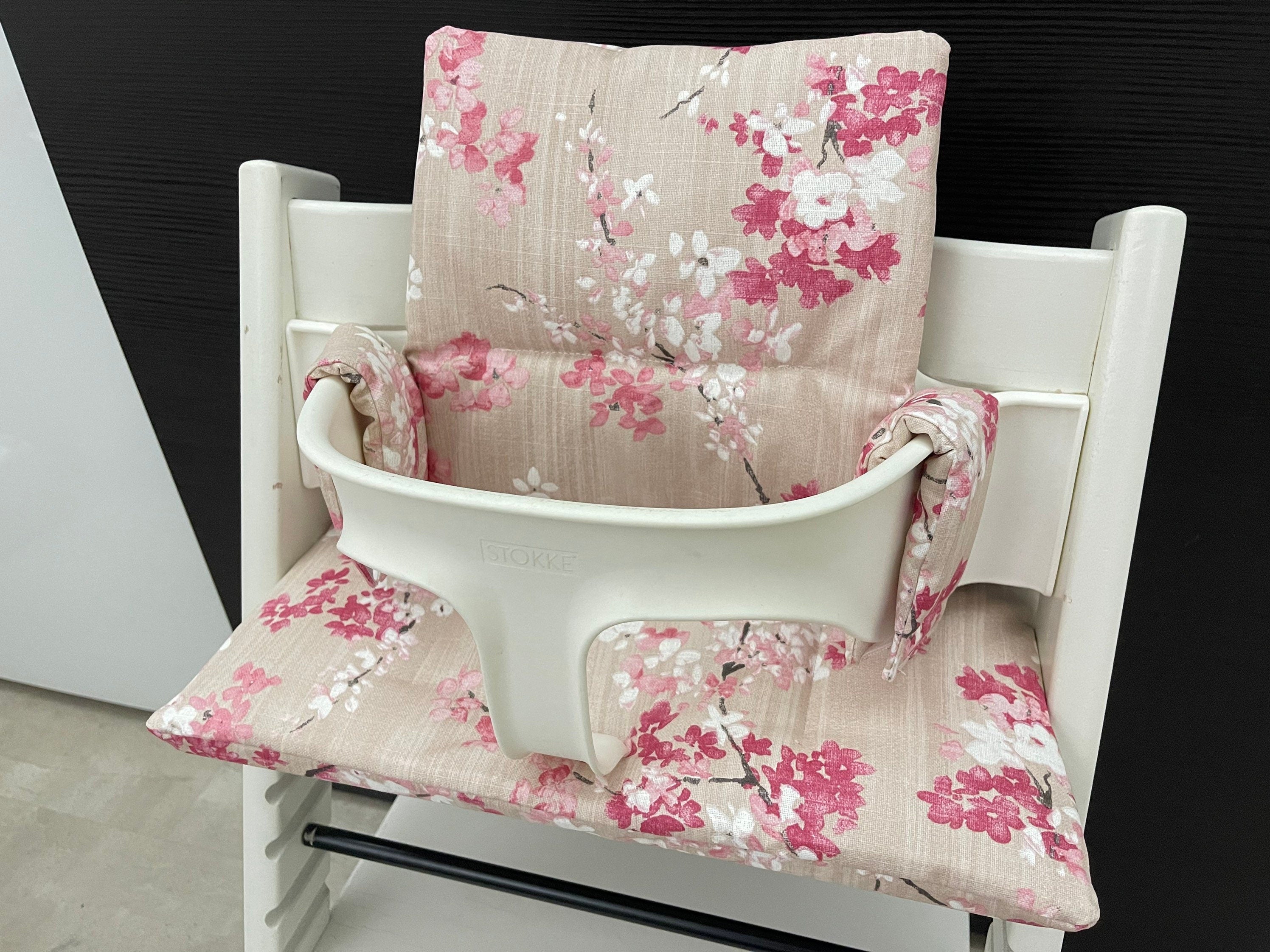 Abwaschbares Tripp Trapp Kissenset für Stokke Hochstuhl - Akira Blüten rötlich