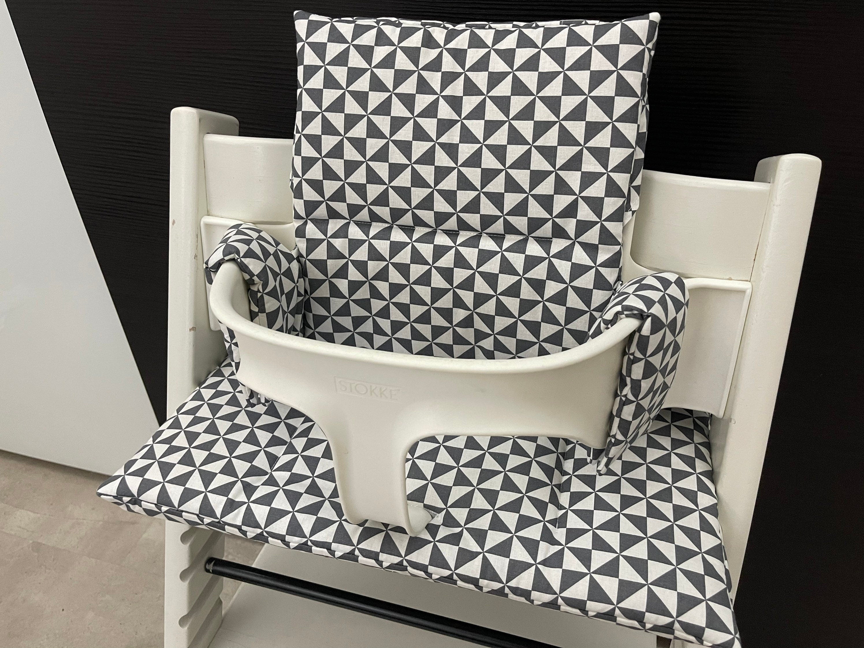 Tripp Trapp Sitzkissen Kissenset für Stokke Hochstuhl - Dreieck Dunkelgrau /Weiß