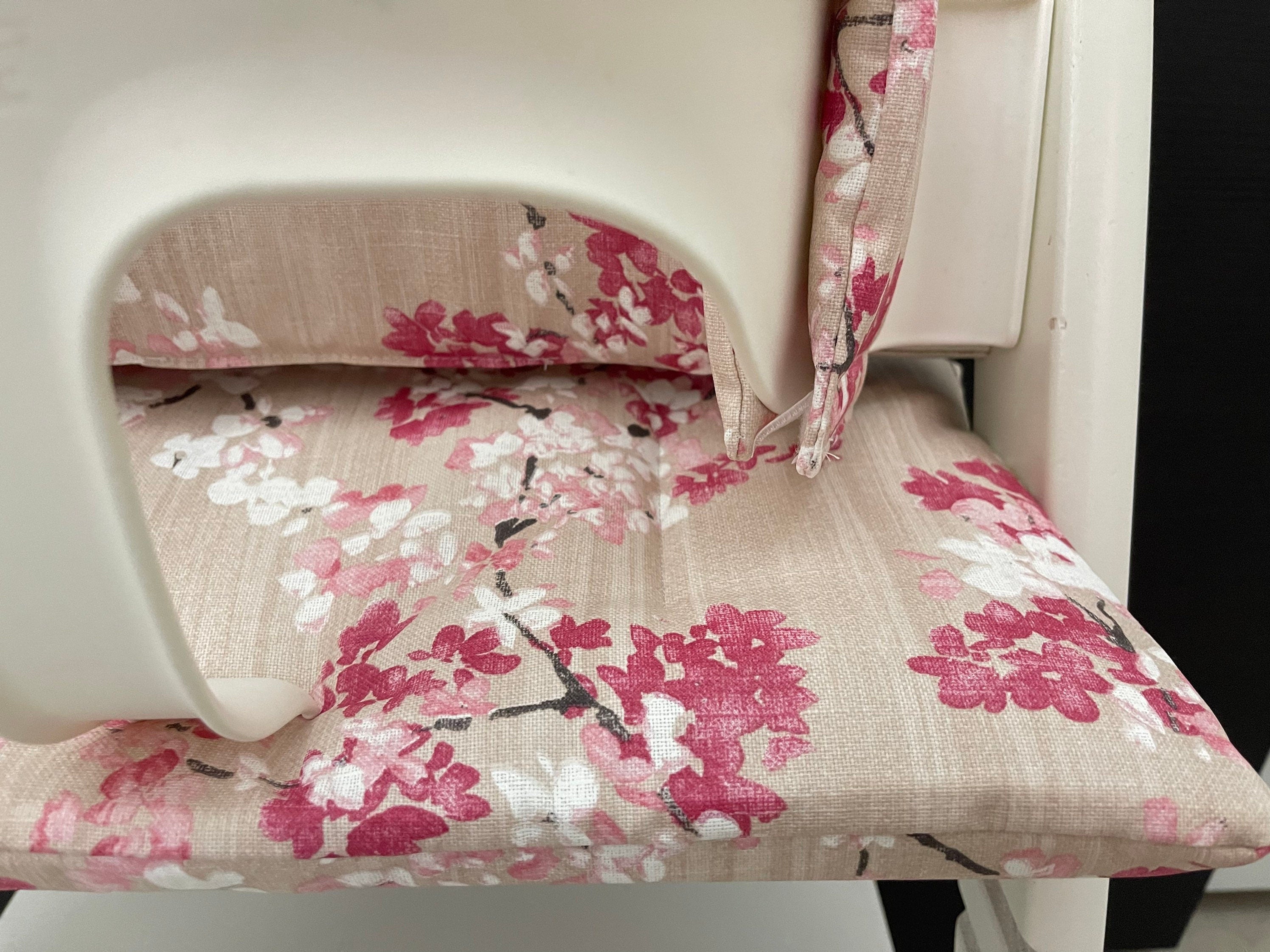 Abwaschbares Tripp Trapp Kissenset für Stokke Hochstuhl - Akira Blüten rötlich