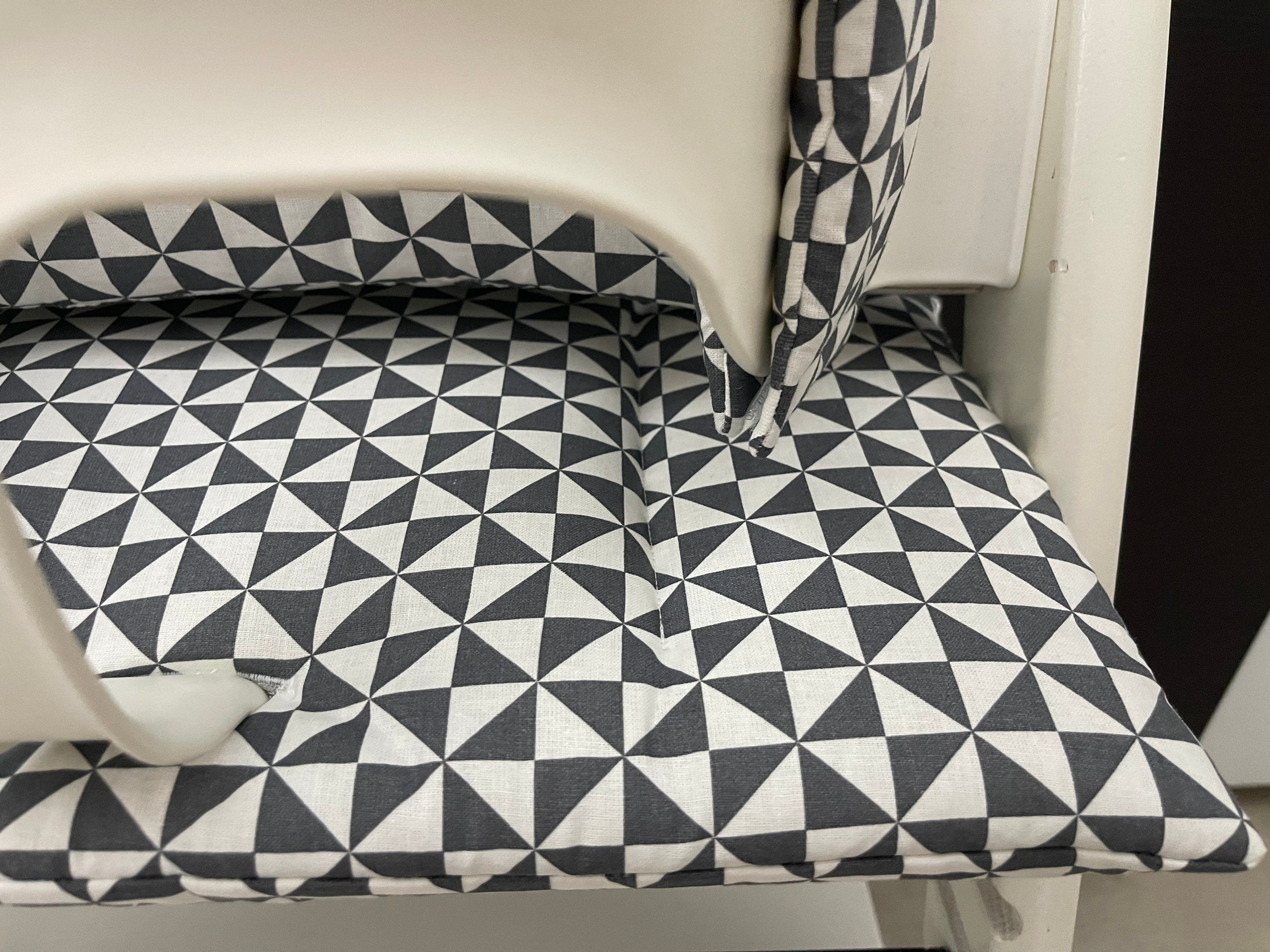 Tripp Trapp Sitzkissen Kissenset für Stokke Hochstuhl - Dreieck Dunkelgrau /Weiß