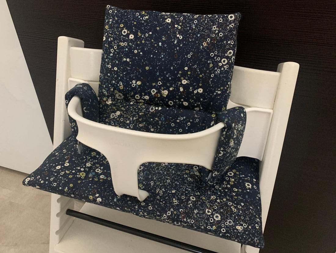 Tripp Trapp Sitzkissen Kissenset für Stokke Hochstuhl - Blumenrausch dunkelblau