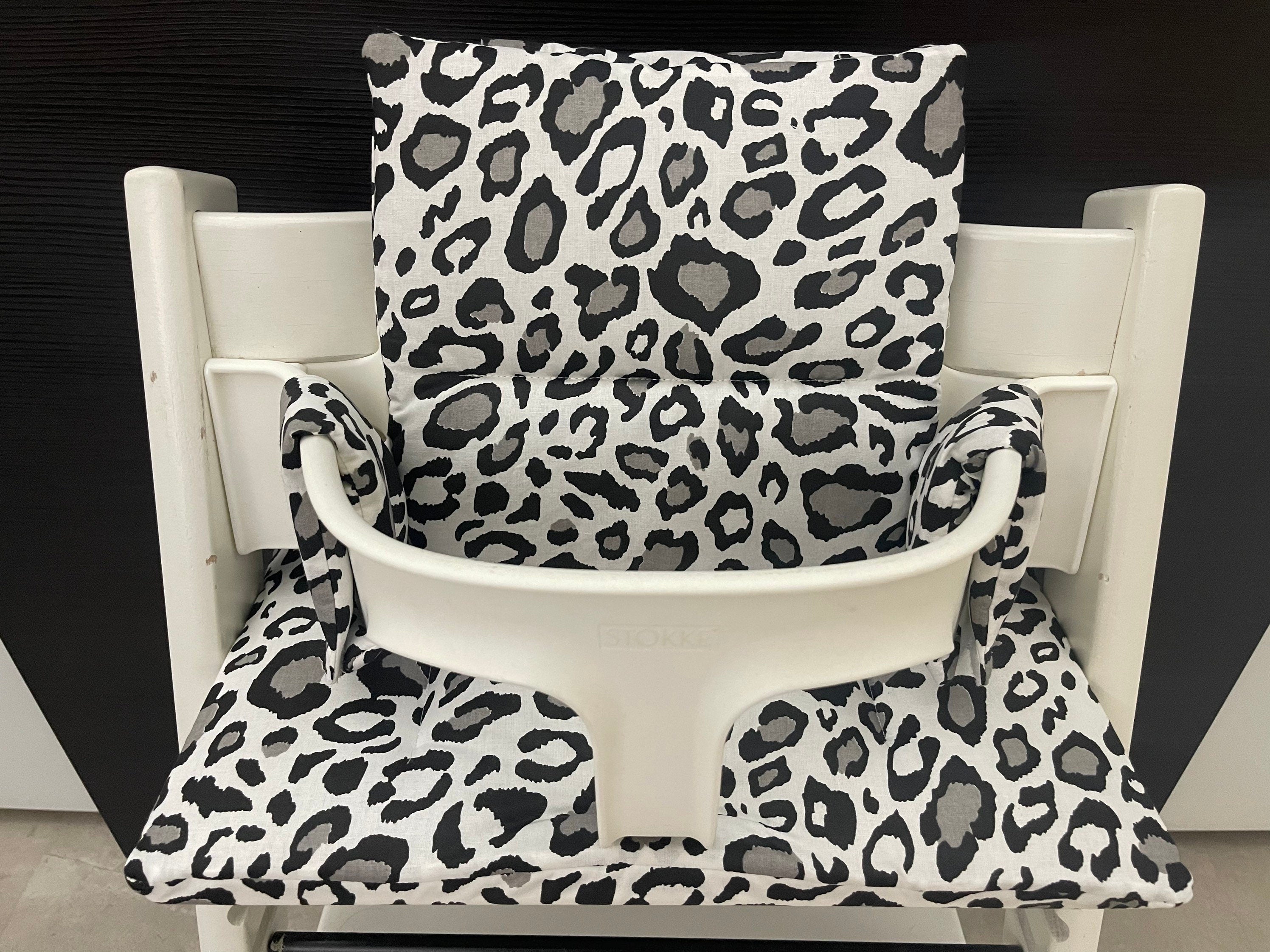 Tripp Trapp Sitzkissen Kissenset für Stokke Hochstuhl - Leopard schwarz/weiß