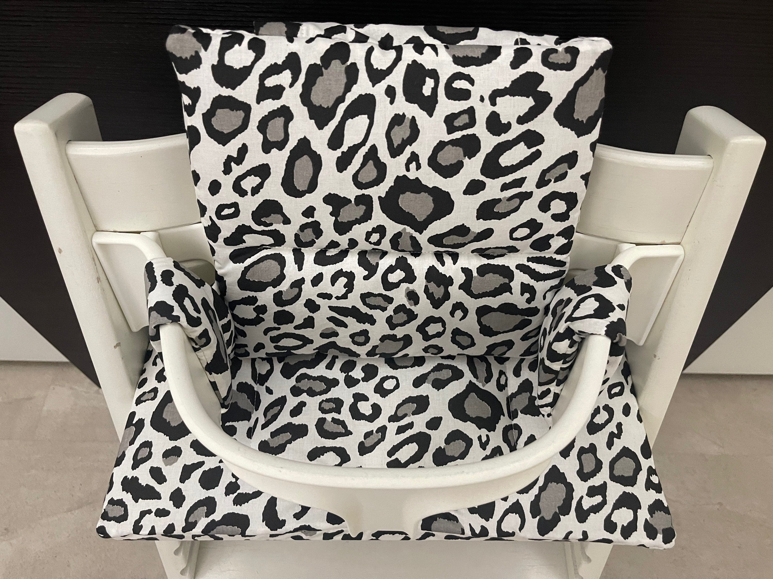 Tripp Trapp Sitzkissen Kissenset für Stokke Hochstuhl - Leopard schwarz/weiß