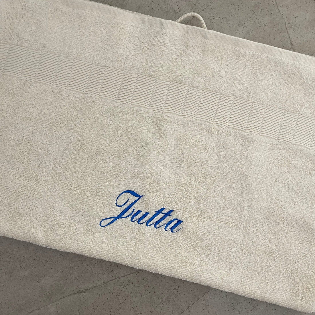 Handtuch mit Namen bestickt | Duschtuch | Gästetuch | Geschenk | Personalisiertes Handtuch