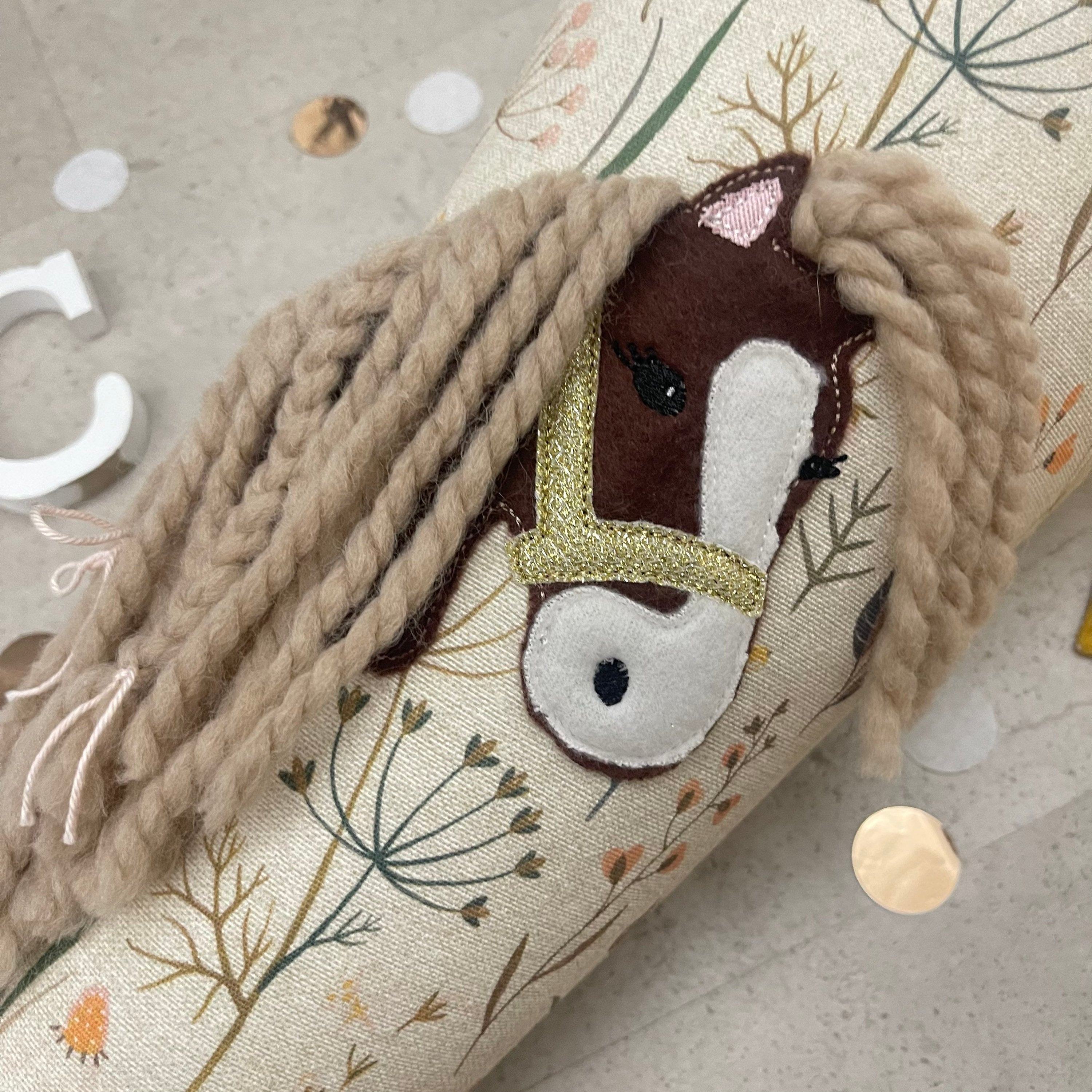 Personalisierte Zeugnismappe - Pferd Stoff Blumen