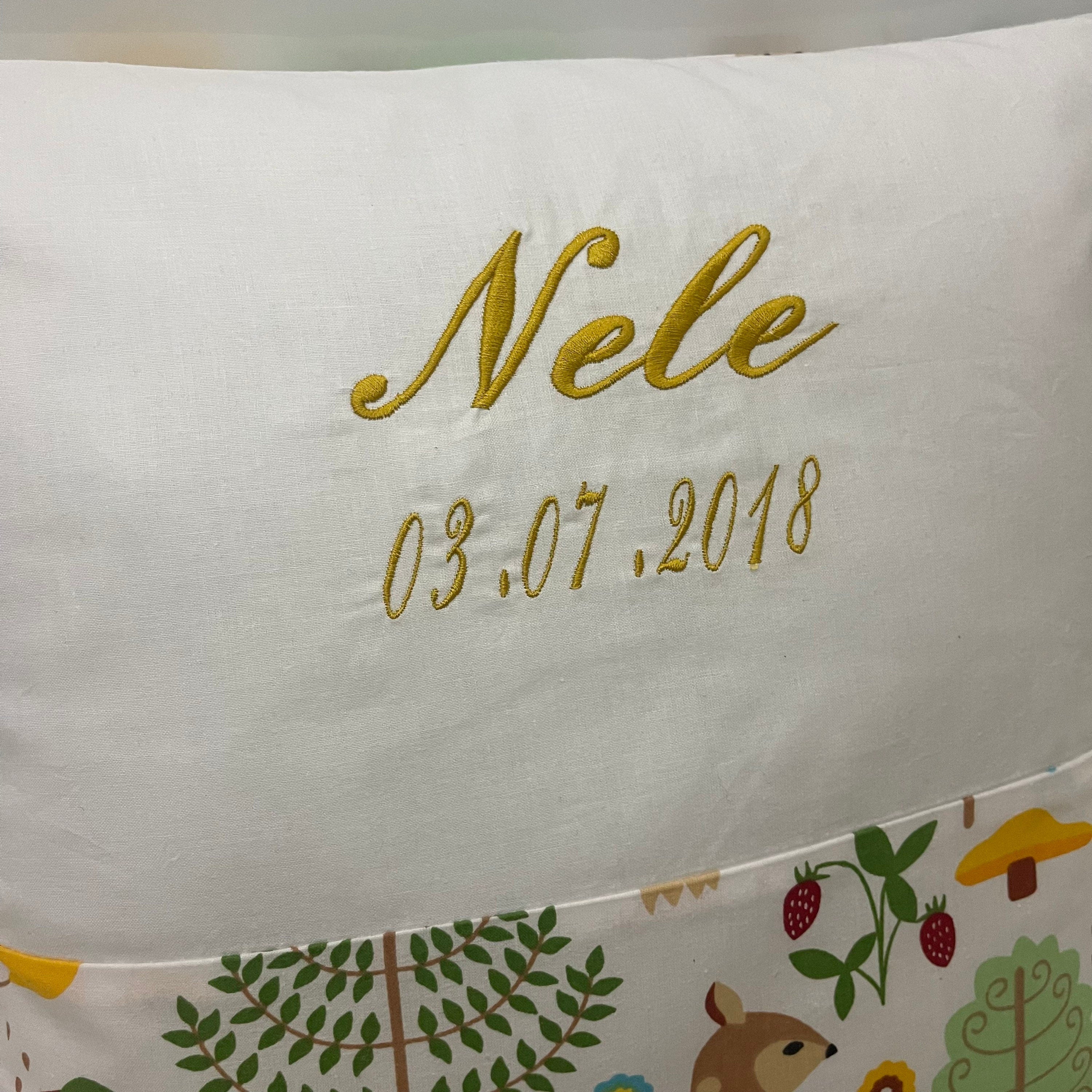Namenskissen, Kuschelkissen, Personalisierung gestickt | Tier Print