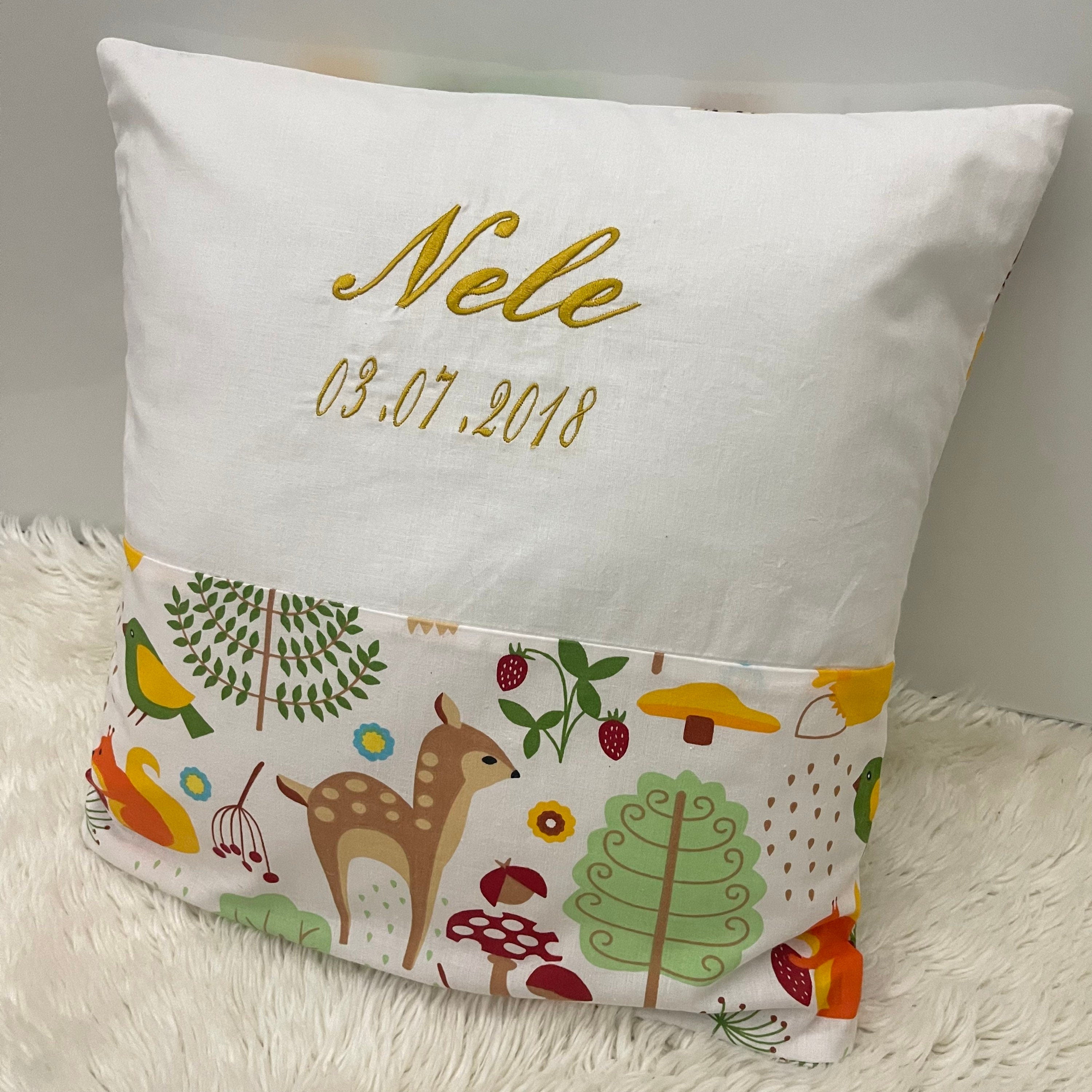 Namenskissen, Kuschelkissen, Personalisierung gestickt | Tier Print