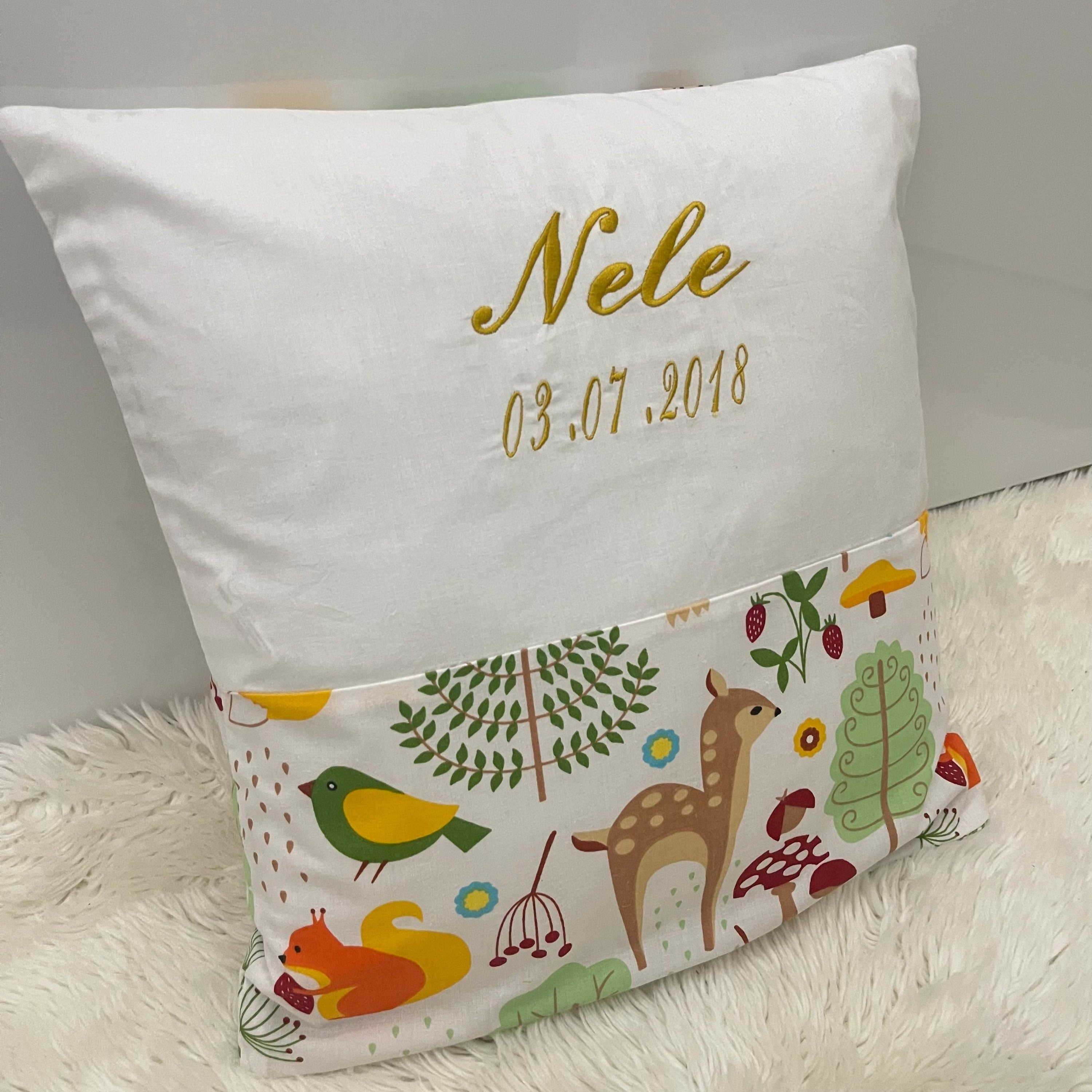 Namenskissen, Kuschelkissen, Personalisierung gestickt | Tier Print