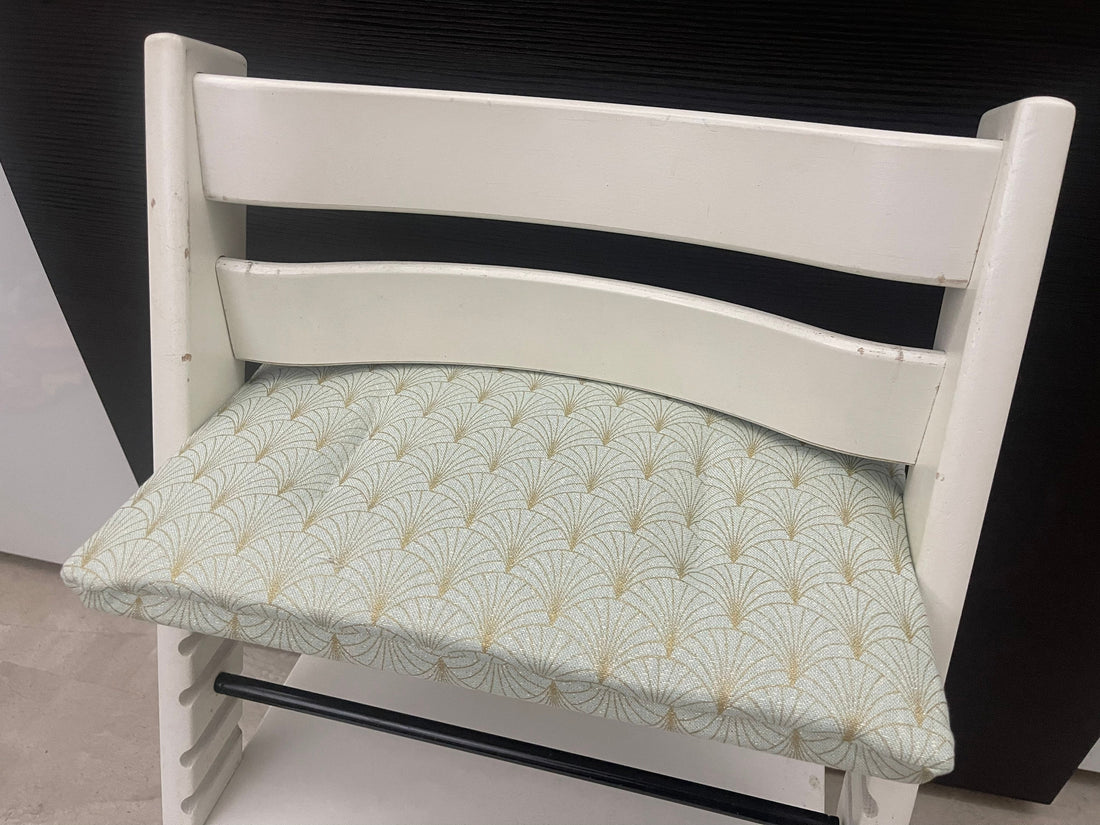 Tripp Trapp Sitzkissen Kissenset für Stokke Hochstuhl - Lurexeffekte Glamour Schuppen Fächer mint goldfarbig