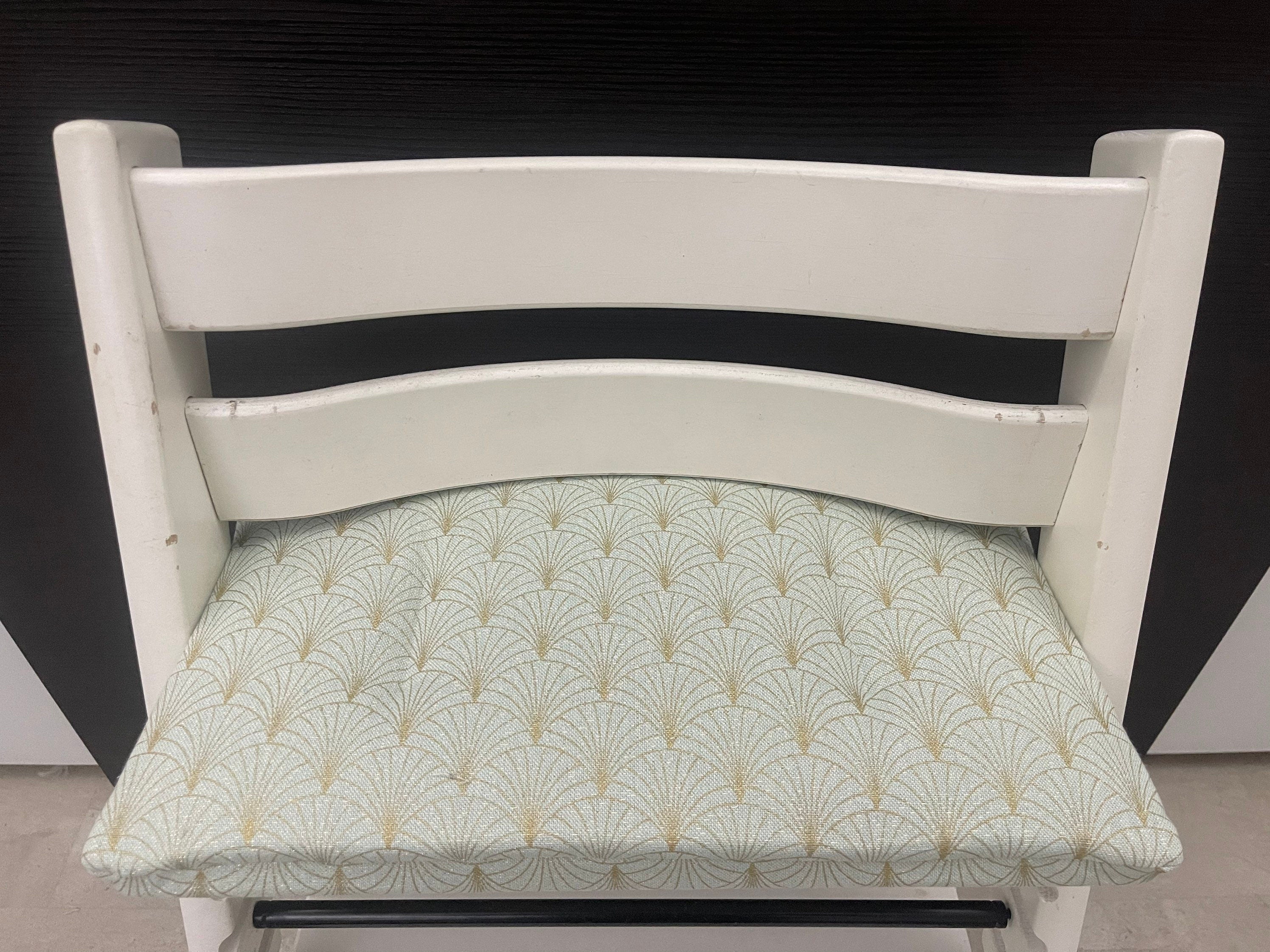 Tripp Trapp Sitzkissen Kissenset für Stokke Hochstuhl - Lurexeffekte Glamour Schuppen Fächer mint goldfarbig
