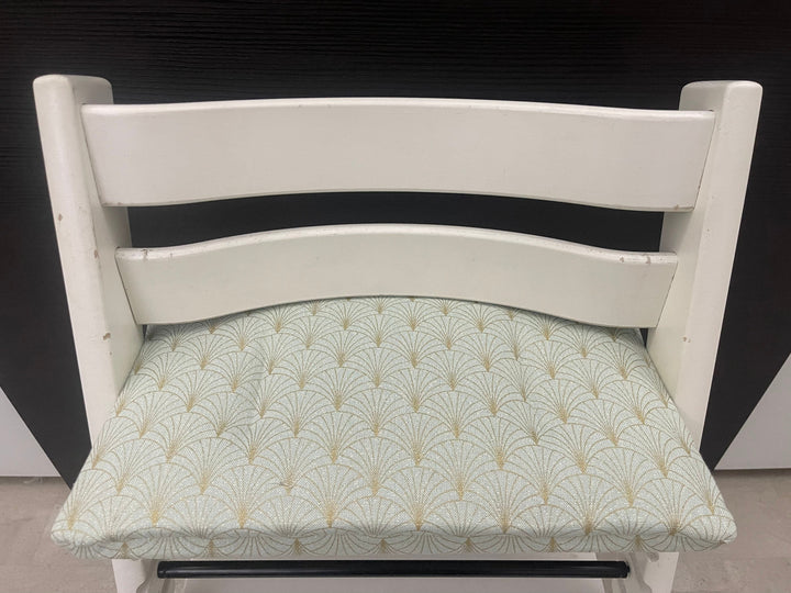 Tripp Trapp Sitzkissen Kissenset für Stokke Hochstuhl - Lurexeffekte Glamour Schuppen Fächer mint goldfarbig