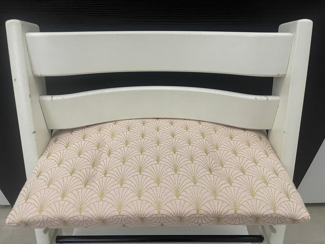 Tripp Trapp Sitzkissen Kissenset für Stokke Hochstuhl - Lurexeffekte Glamour Schuppen Fächer rosa goldfarbig