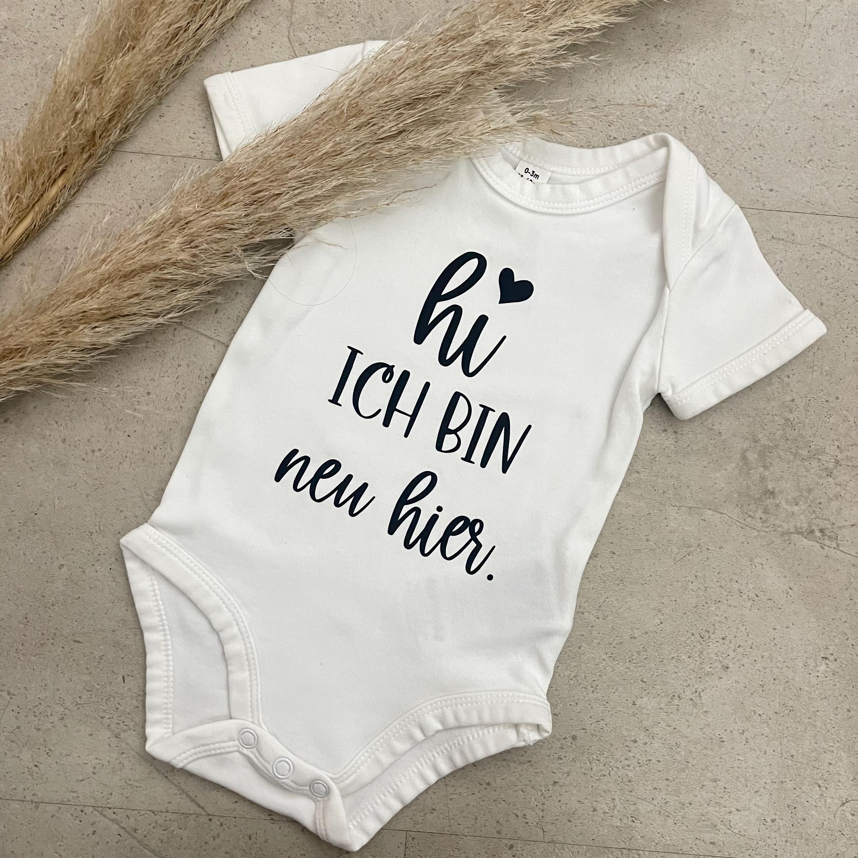 Babybody kurzarm - Ich bin neu hier! | Schwangerschaft | Baby | Geburt | Babygeschenk | Geburtsgeschenk | Newborn