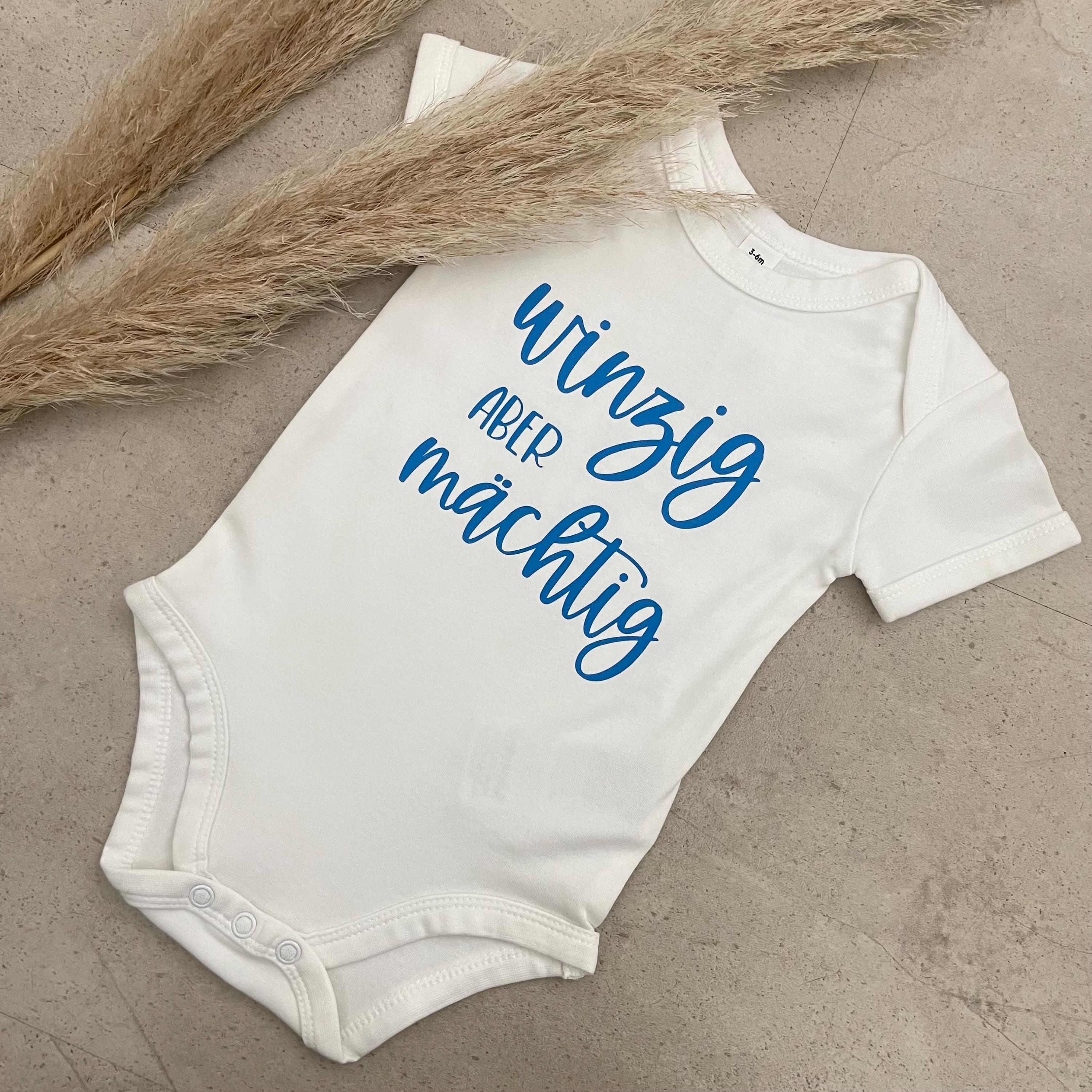 Babybody kurzarm - Winzig aber mächtig | Schwangerschaft | Baby | Geburt | Babygeschenk | Geburtsgeschenk | Newborn