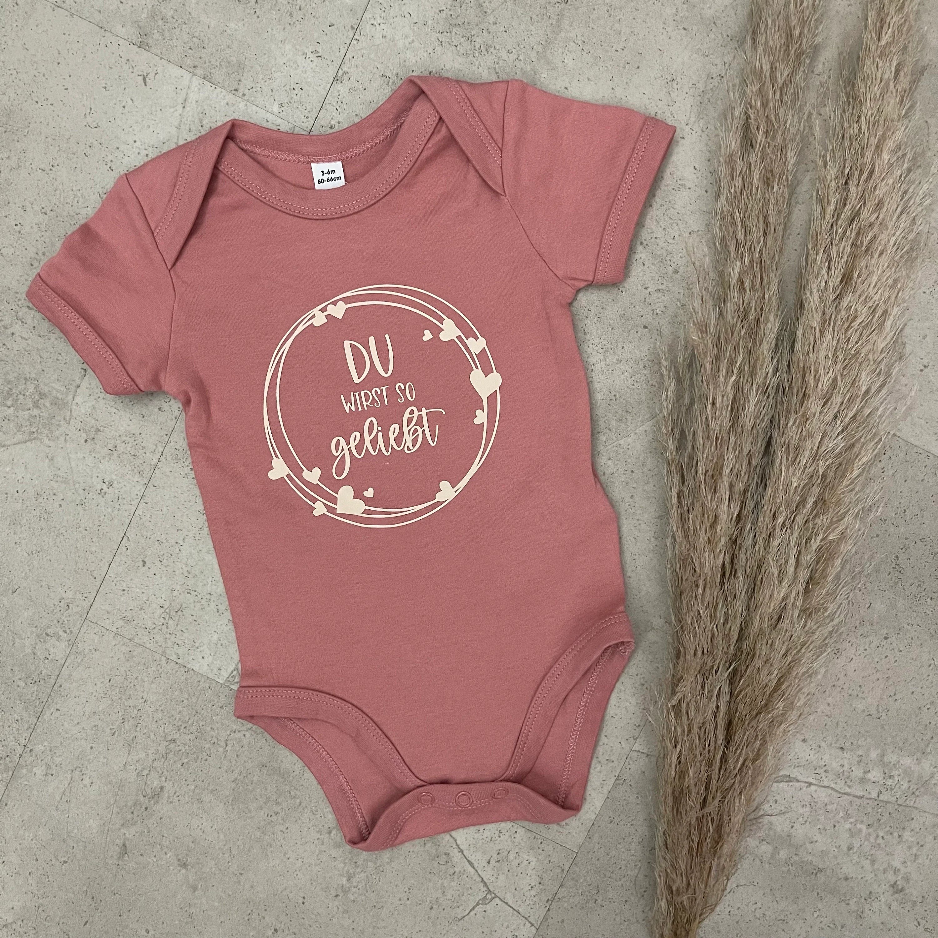 Babybody kurzarm - Du wirst so geliebt | Schwangerschaft | Baby | Geburt | Babygeschenk | Geburtsgeschenk | Newborn