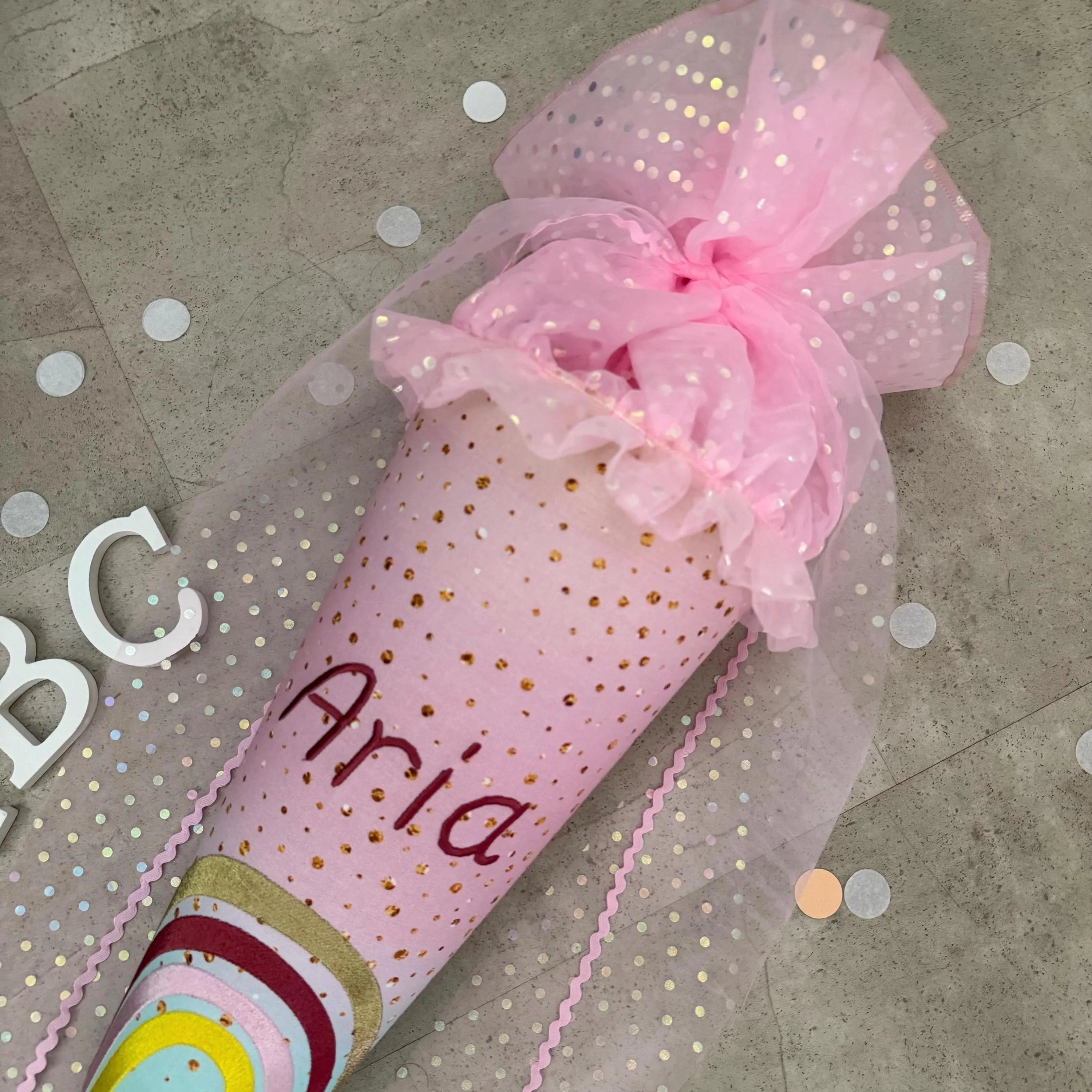 70cm Schultüte Zuckertüte Einschulung Groß Handmade - Regenbogen mit Applikation und Tüll