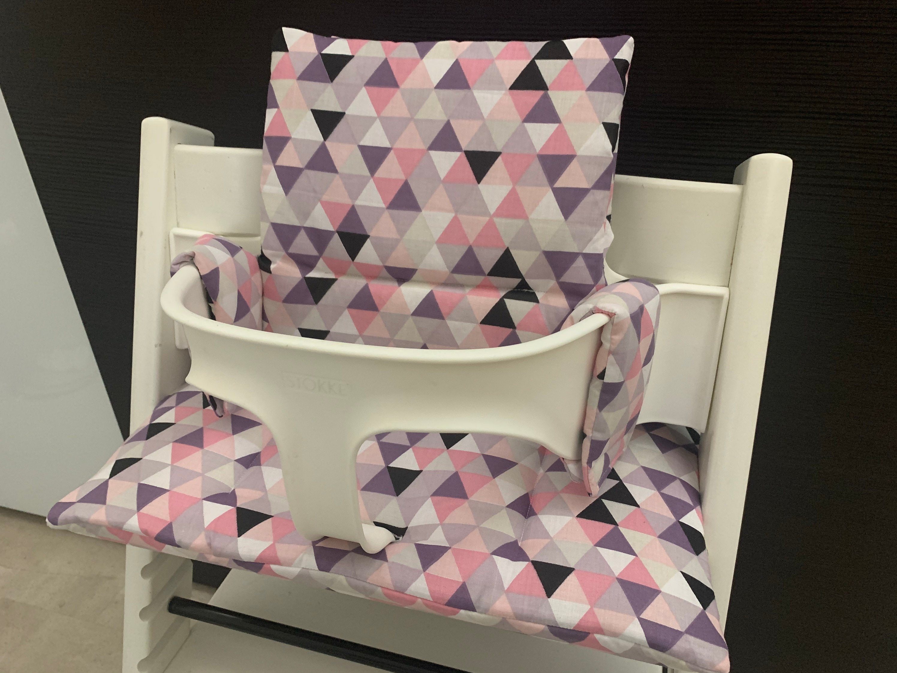 Handgemachtes Sitzkissen Set für den Stokke Tripp Trapp Hochstuhl in Rosa Dreieck, Baumwoll Material