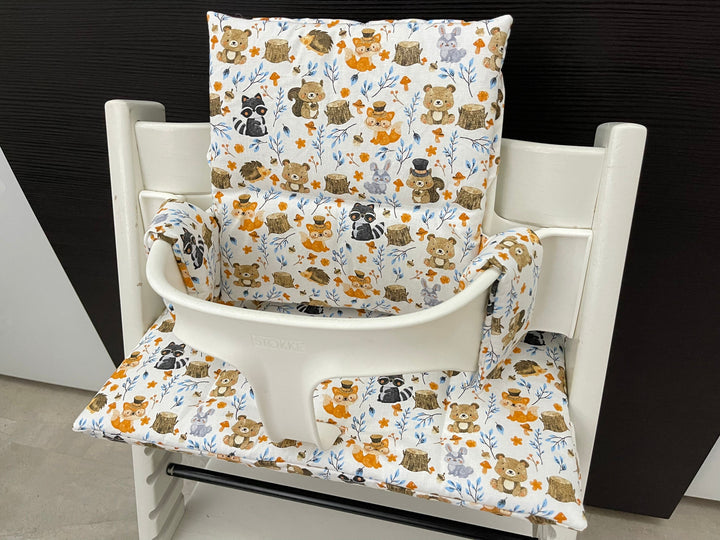 Handgemachtes Sitzkissen Set für den Stokke Tripp Trapp Hochstuhl in weiß mit Waldtieren, Baumwoll Material