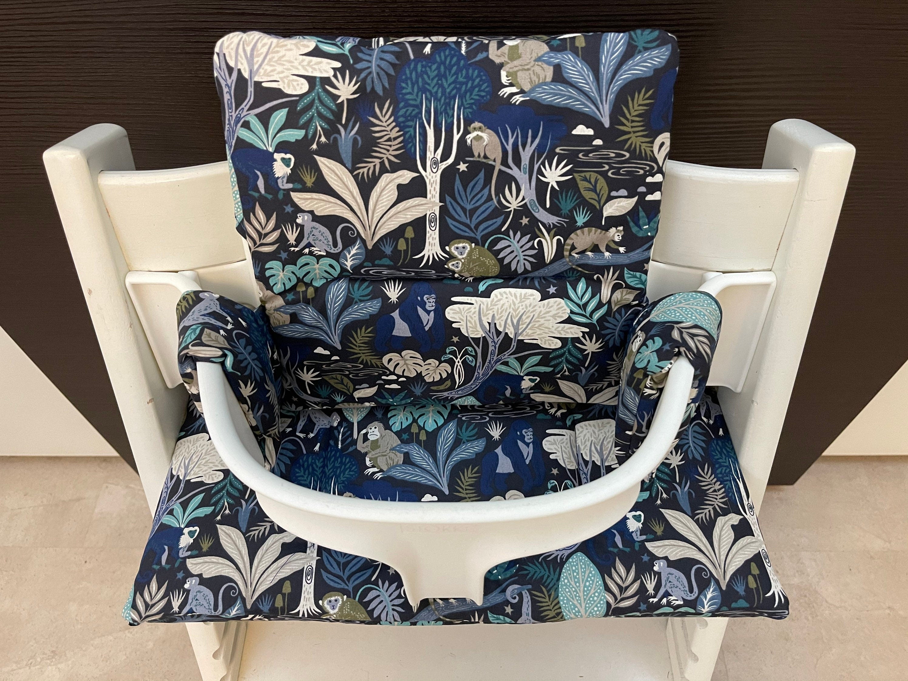 Ansicht von oben auf das Zweiteilige Sitzkissen-Set für den Stokke Tripp Trapp Hochstuhl, tropical blue, handmade
